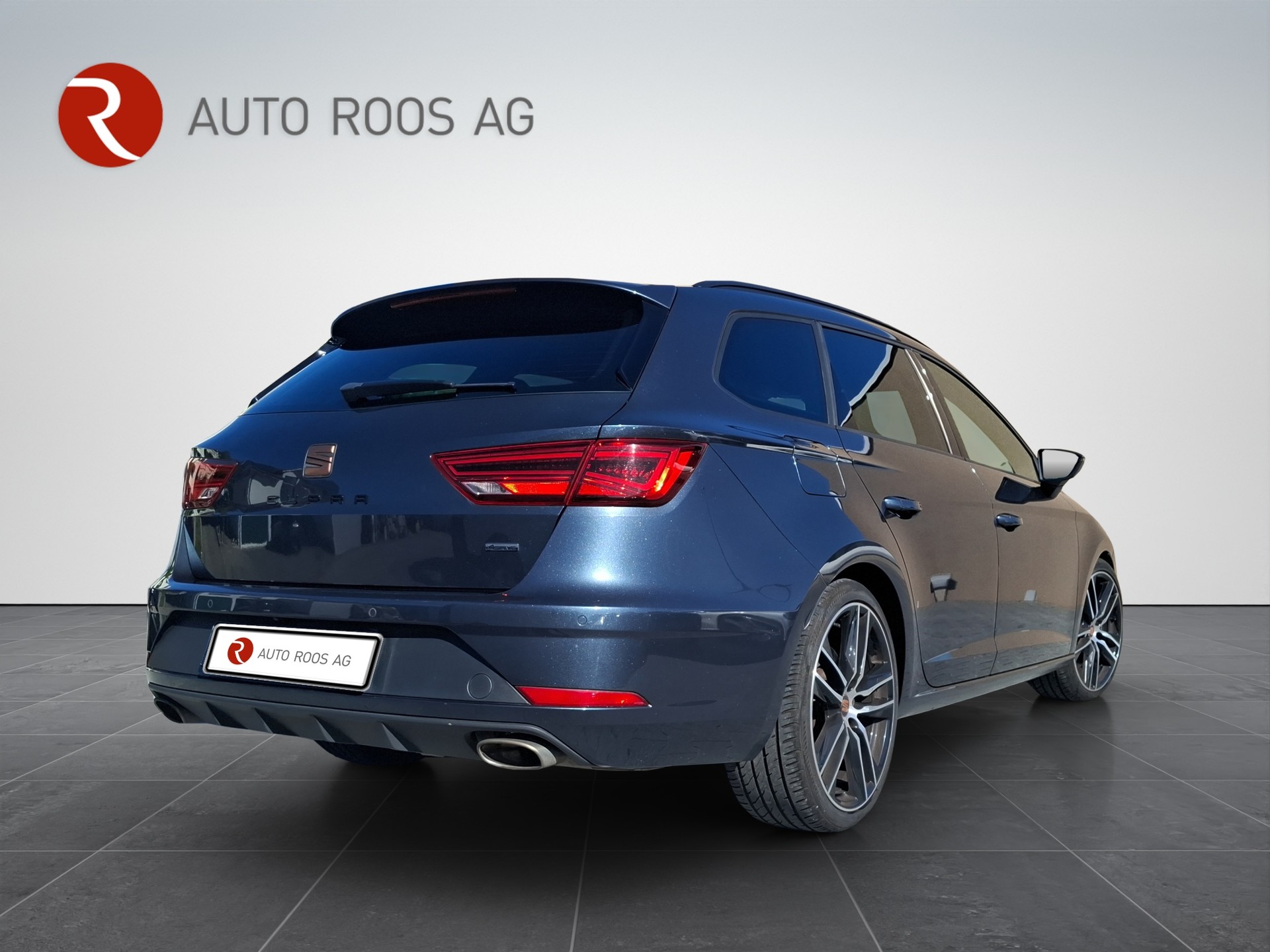 SEAT Leon ST 2.0 TSI Cupra 300 4 Drive DSG-image-5