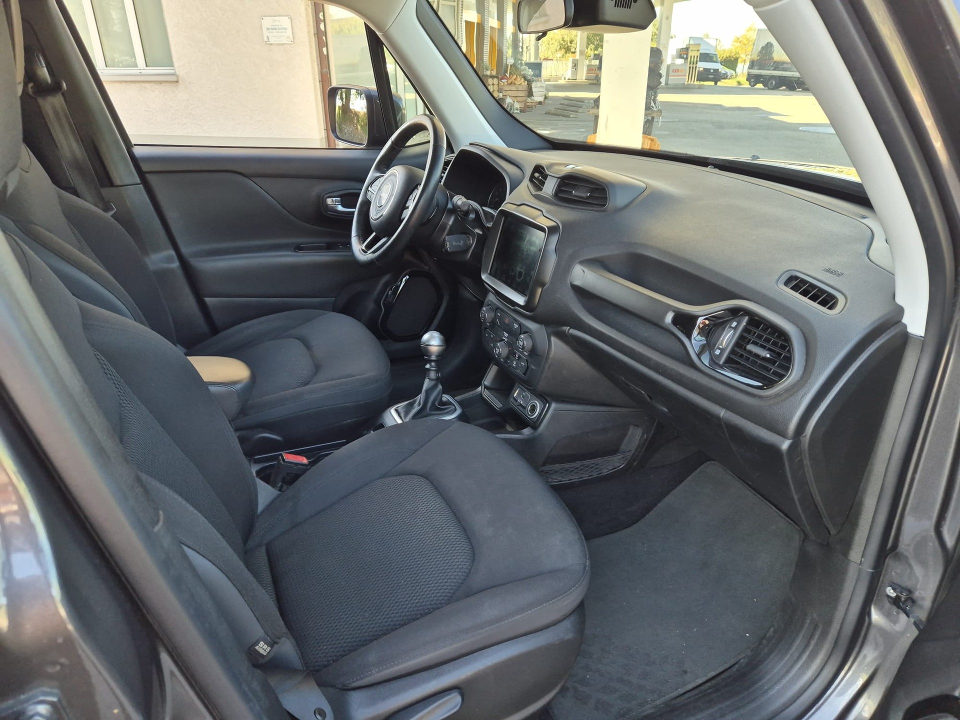 JEEP Renegade 1.4 Turbo Street Edition-image-12