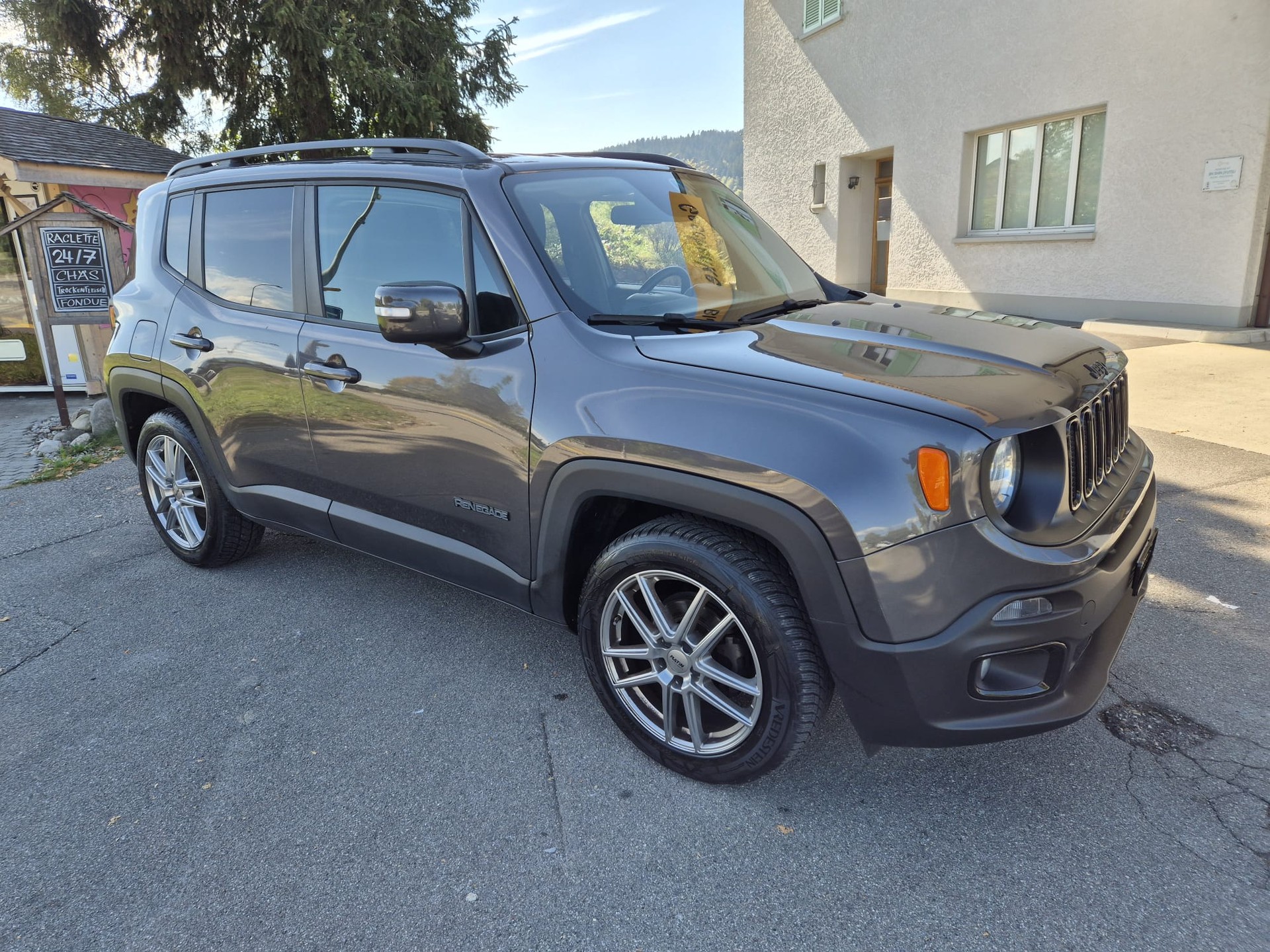 JEEP Renegade 1.4 Turbo Street Edition-image-3