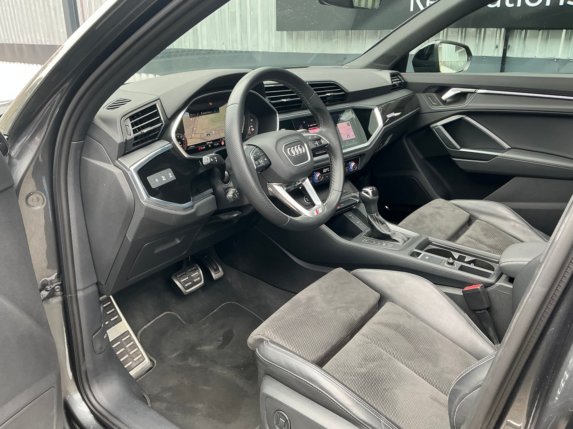 AUDI Q3 Sportback 45 TFSI e S line Attraction S-tronic-image-4
