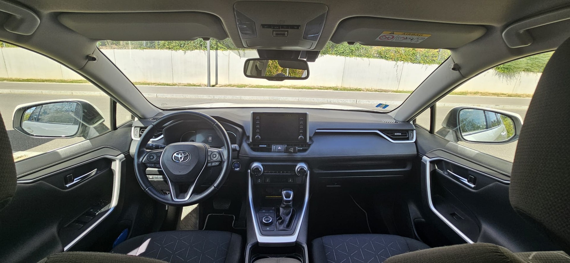 TOYOTA 2.5 HEV Comfort-image-2