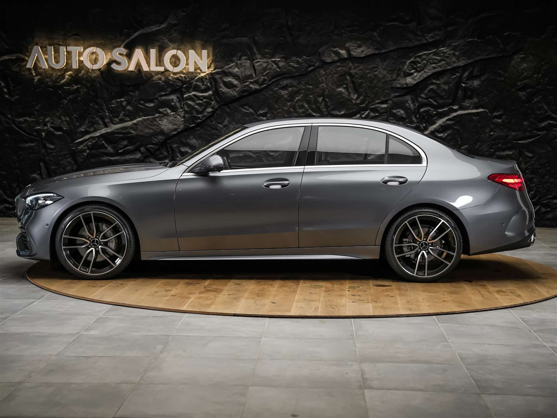MERCEDES-BENZ C 300 d 4 Matic AMG Line *Werksgarantie*20" Felgen*-image-2