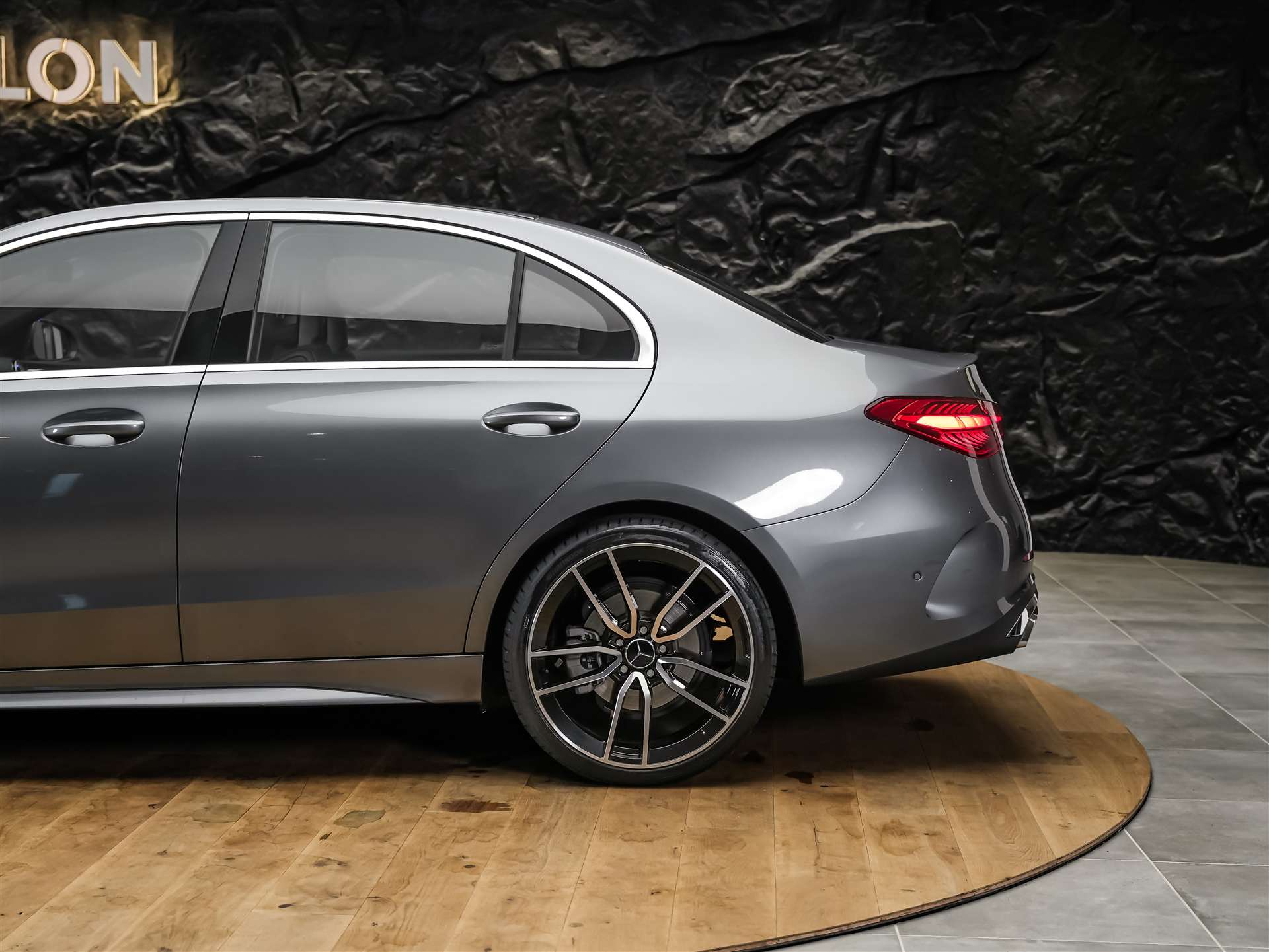 MERCEDES-BENZ C 300 d 4 Matic AMG Line *Werksgarantie*20" Felgen*-image-17