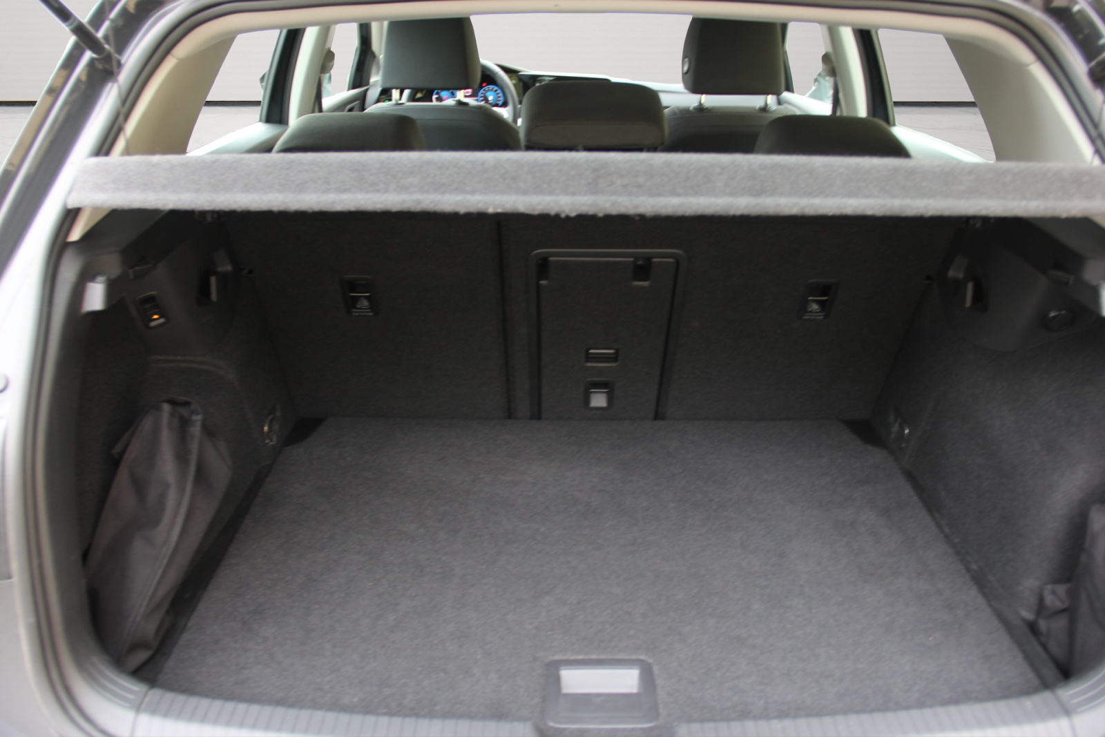 VW Golf 2.0 TDI Life DSG 4Motion-image-14