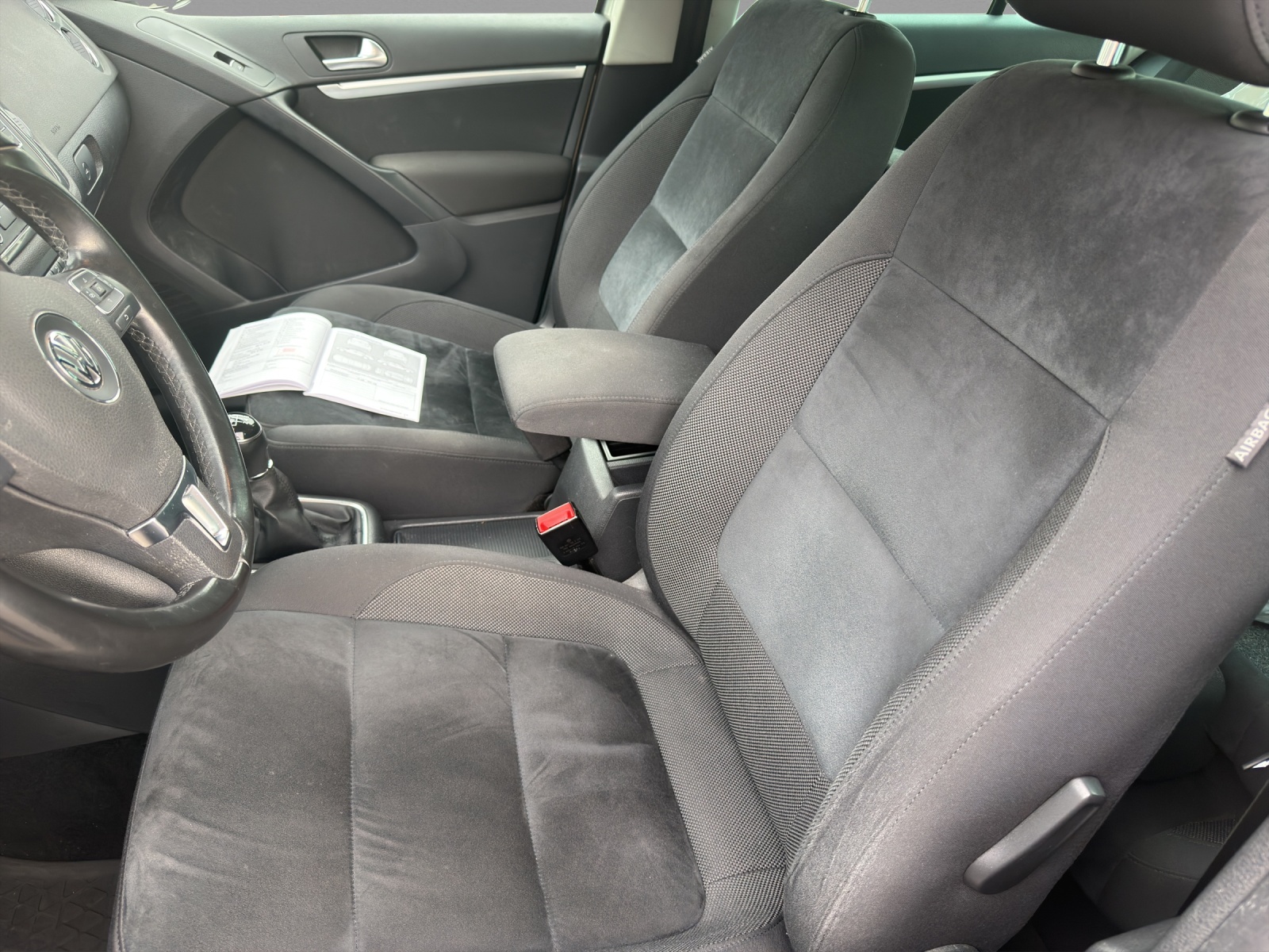 VW Tiguan 2.0 TDI BlueMotion Sport&Style 4Motion DSG-image-6
