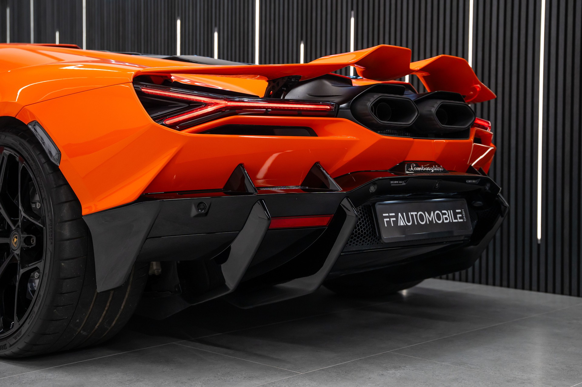 LAMBORGHINI Revuelto HPEV / PPF / UNIKAT-image-9