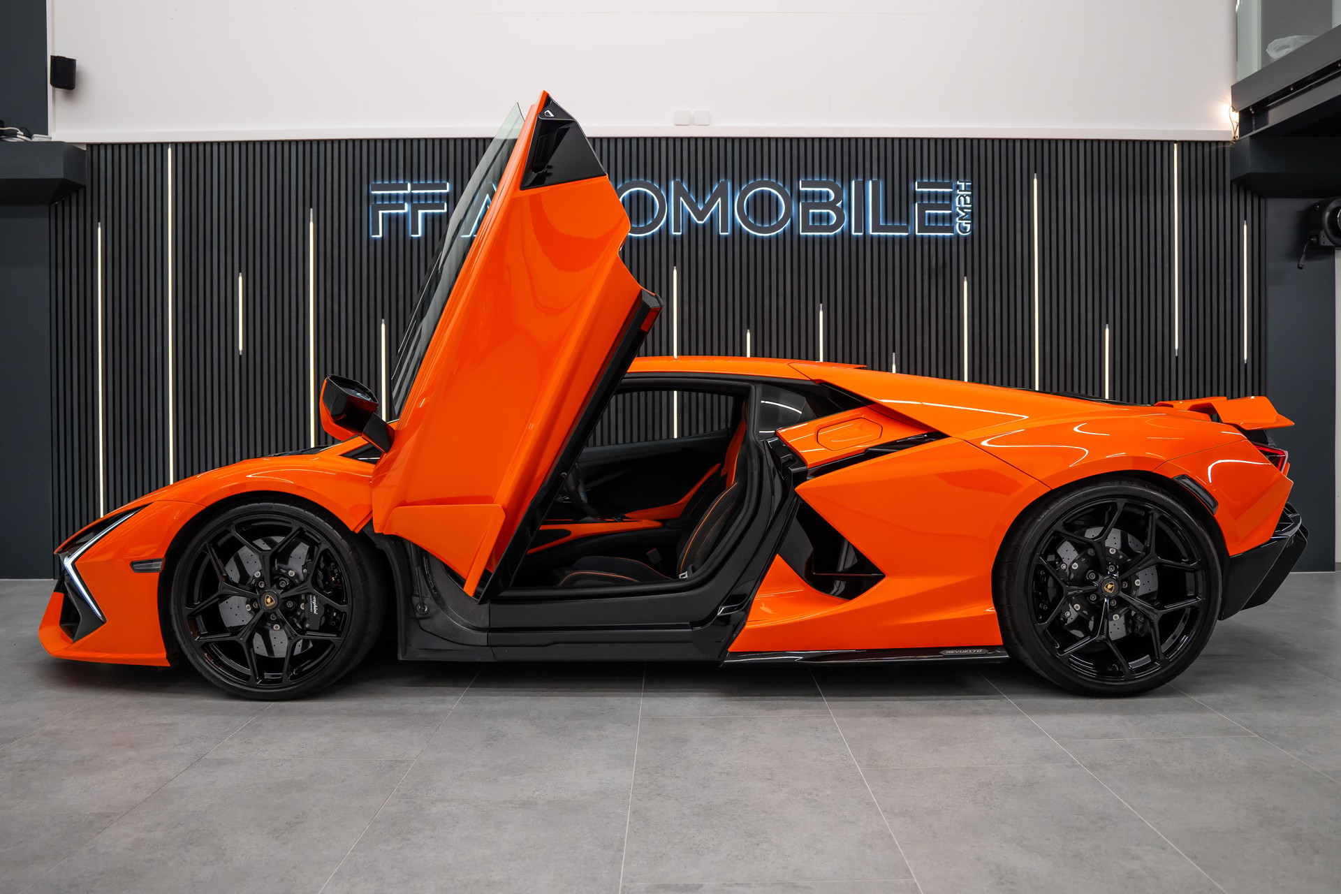 LAMBORGHINI Revuelto HPEV / PPF / UNIKAT-image-6