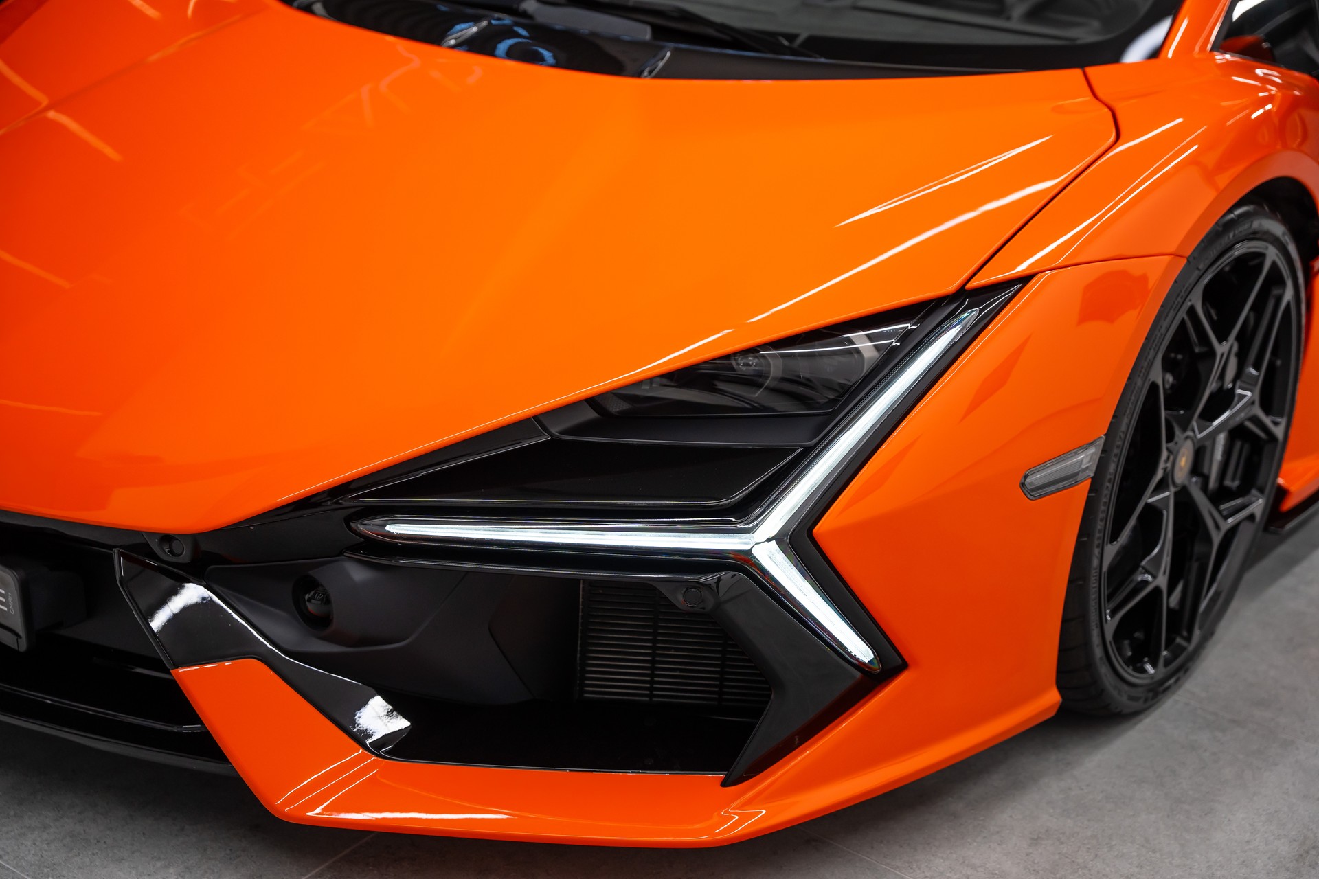 LAMBORGHINI Revuelto HPEV / PPF / UNIKAT-image-2