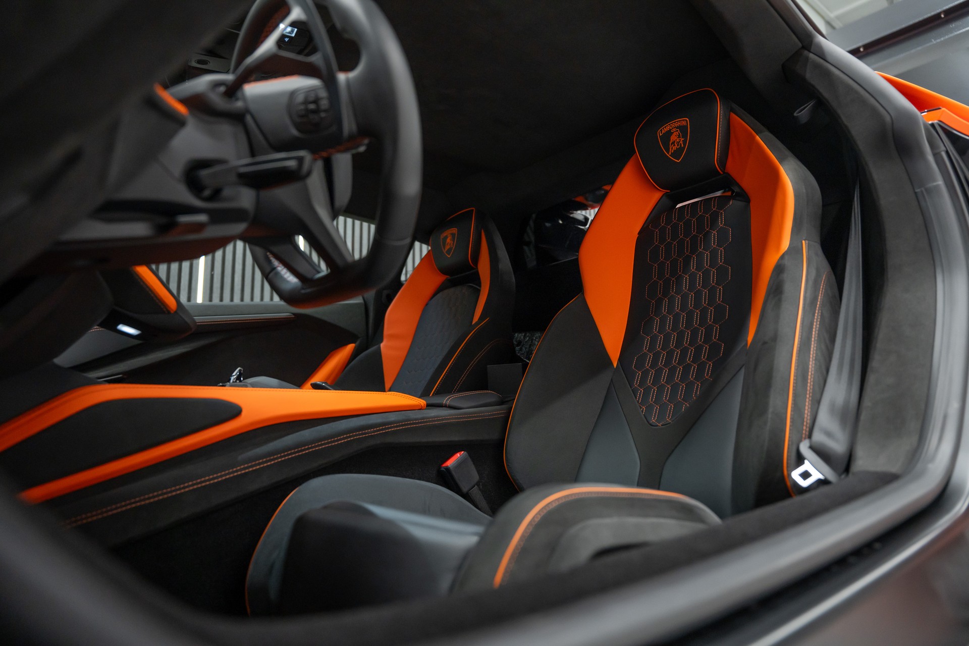 LAMBORGHINI Revuelto HPEV / PPF / UNIKAT-image-14