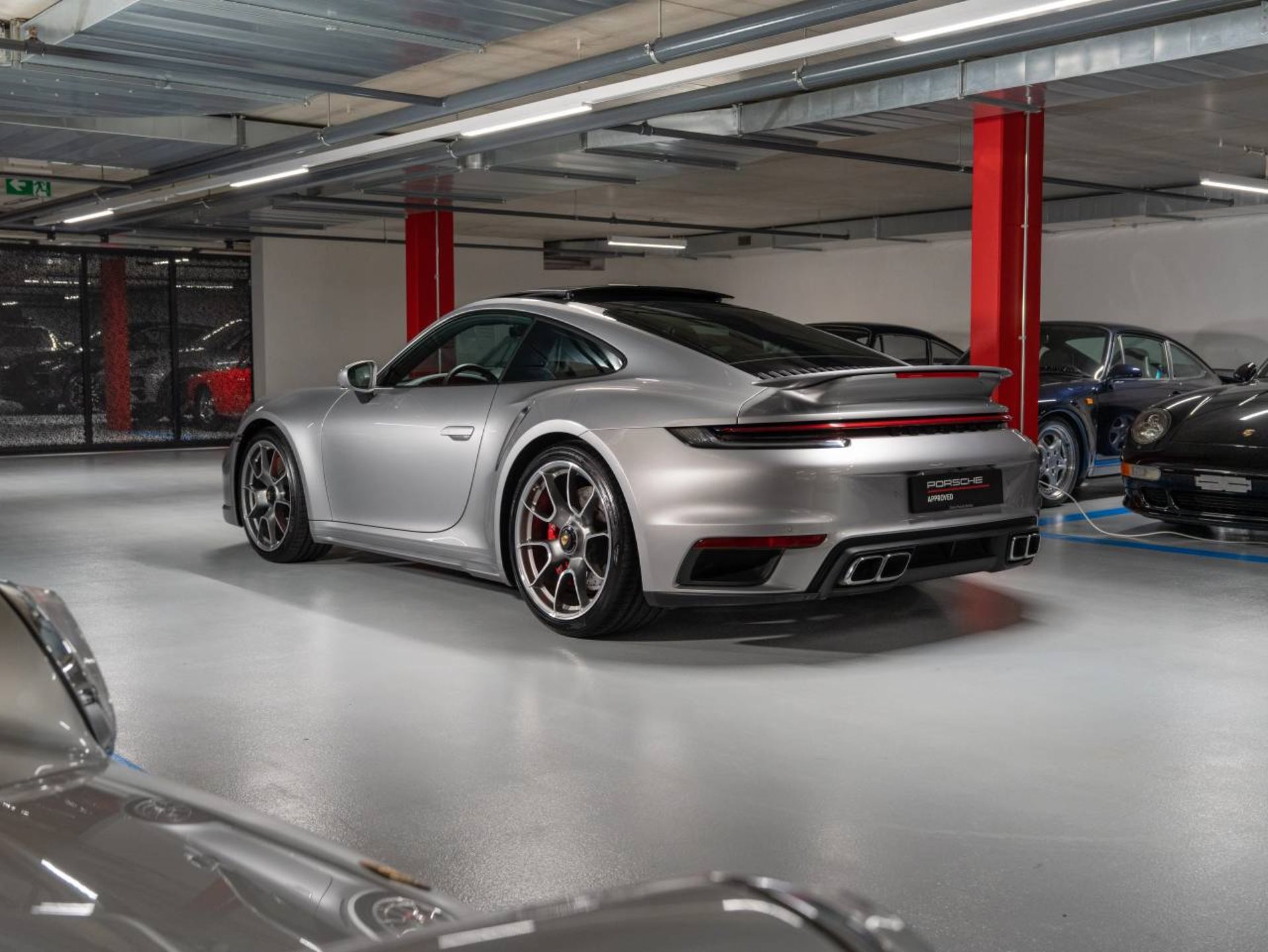 PORSCHE 911 Turbo-image-4