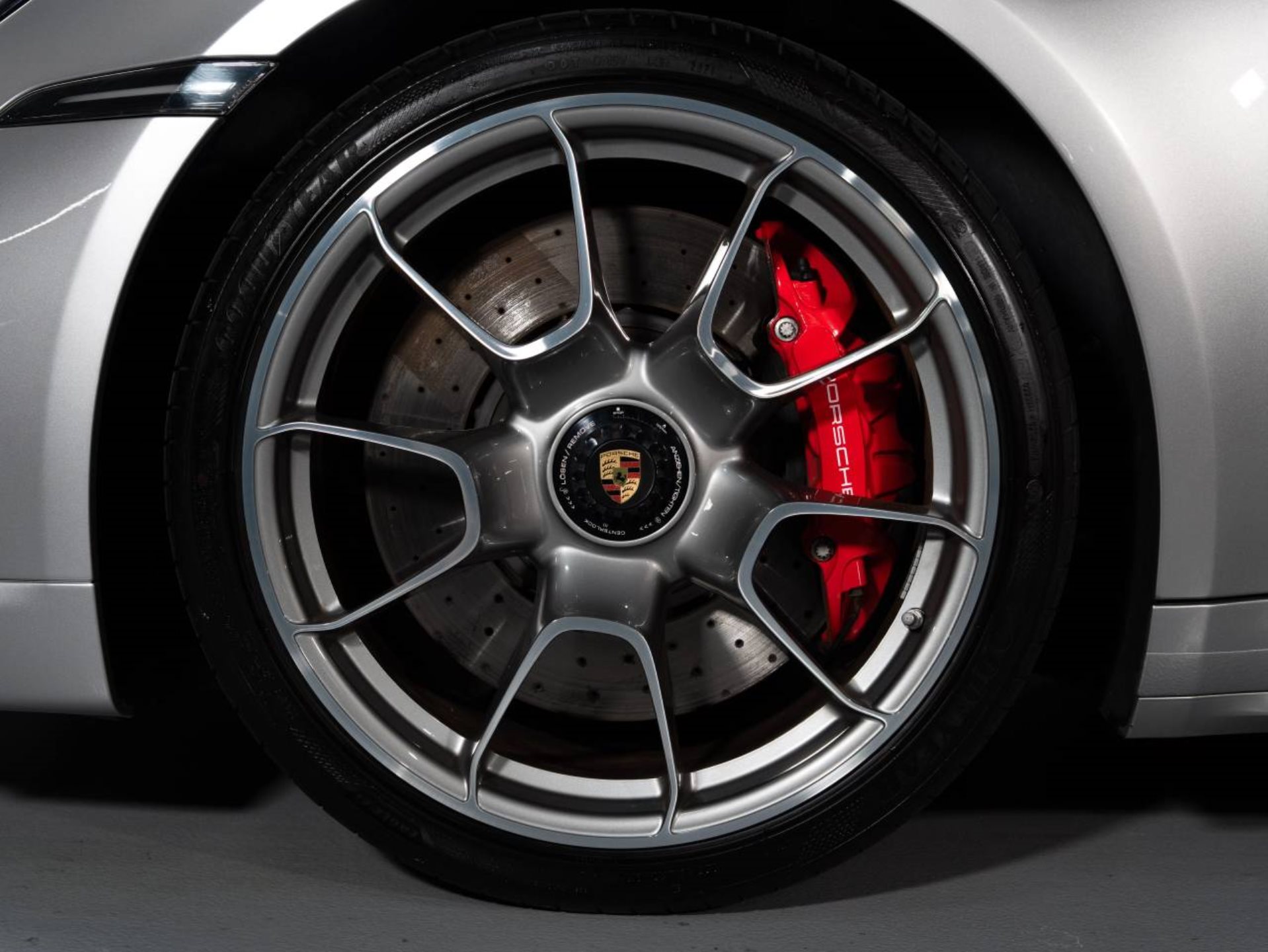 PORSCHE 911 Turbo-image-26