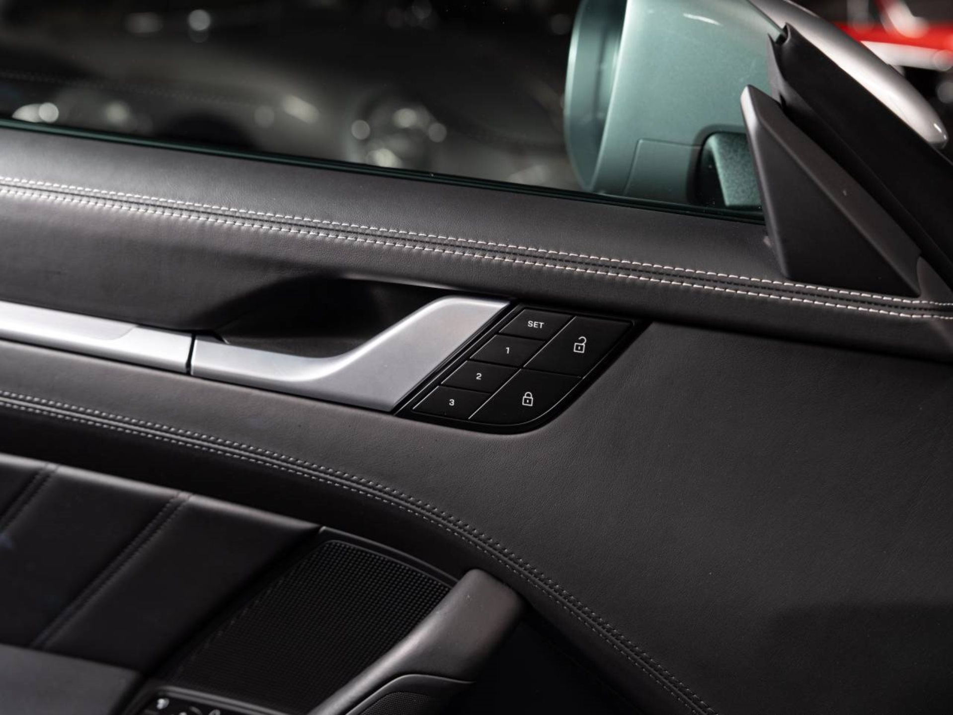 PORSCHE 911 Turbo-image-12