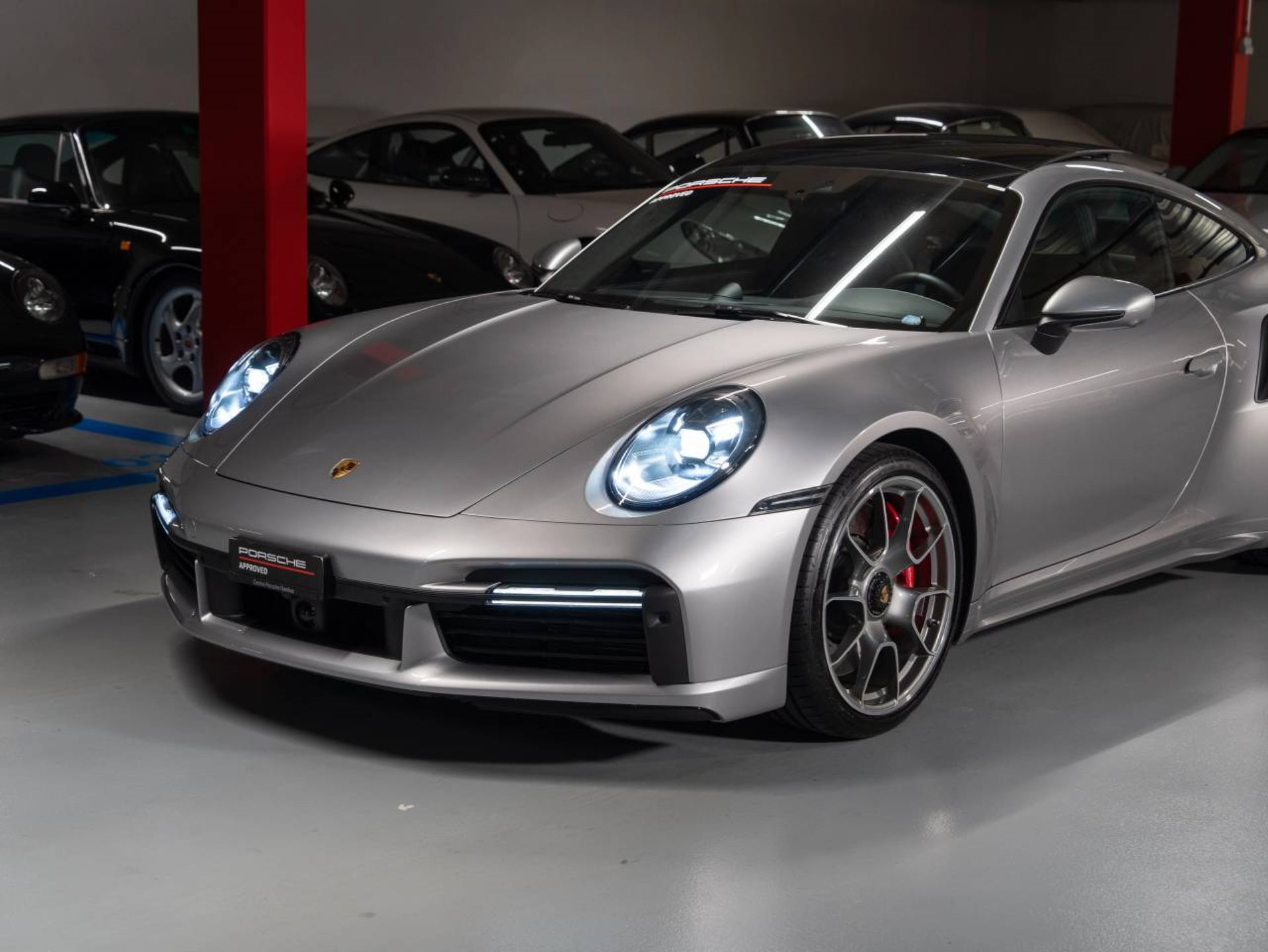 PORSCHE 911 Turbo-image-21