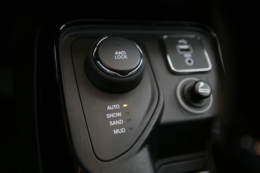 JEEP Compass 2.0 CRD Limited AWD-image-14