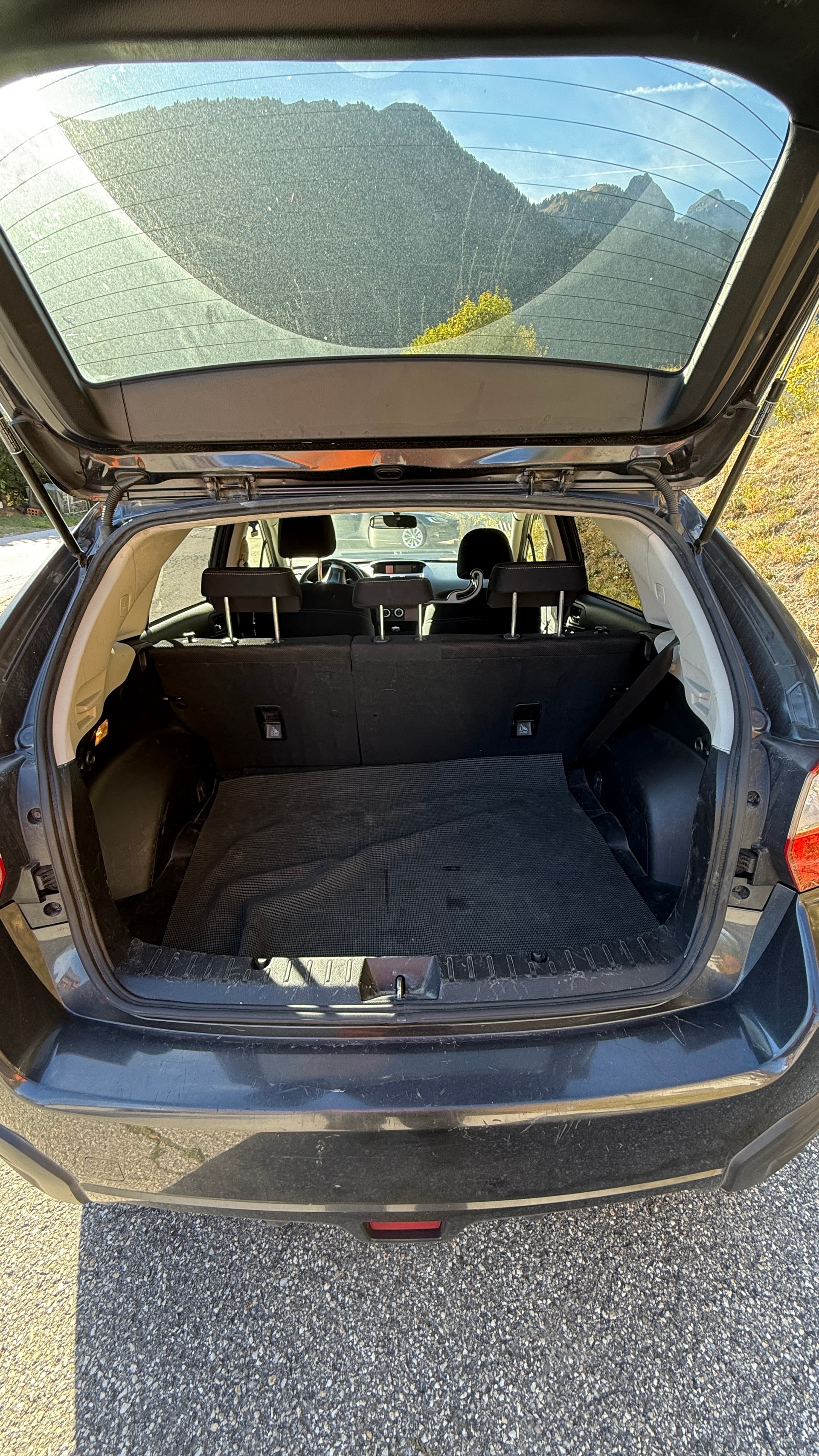 SUBARU 2.0i Swiss Two-image-3