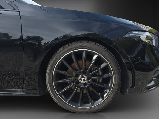MERCEDES-BENZ A 180 Night Star AMG Line-image-5