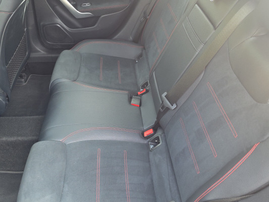 MERCEDES-BENZ A 180 Night Star AMG Line-image-8