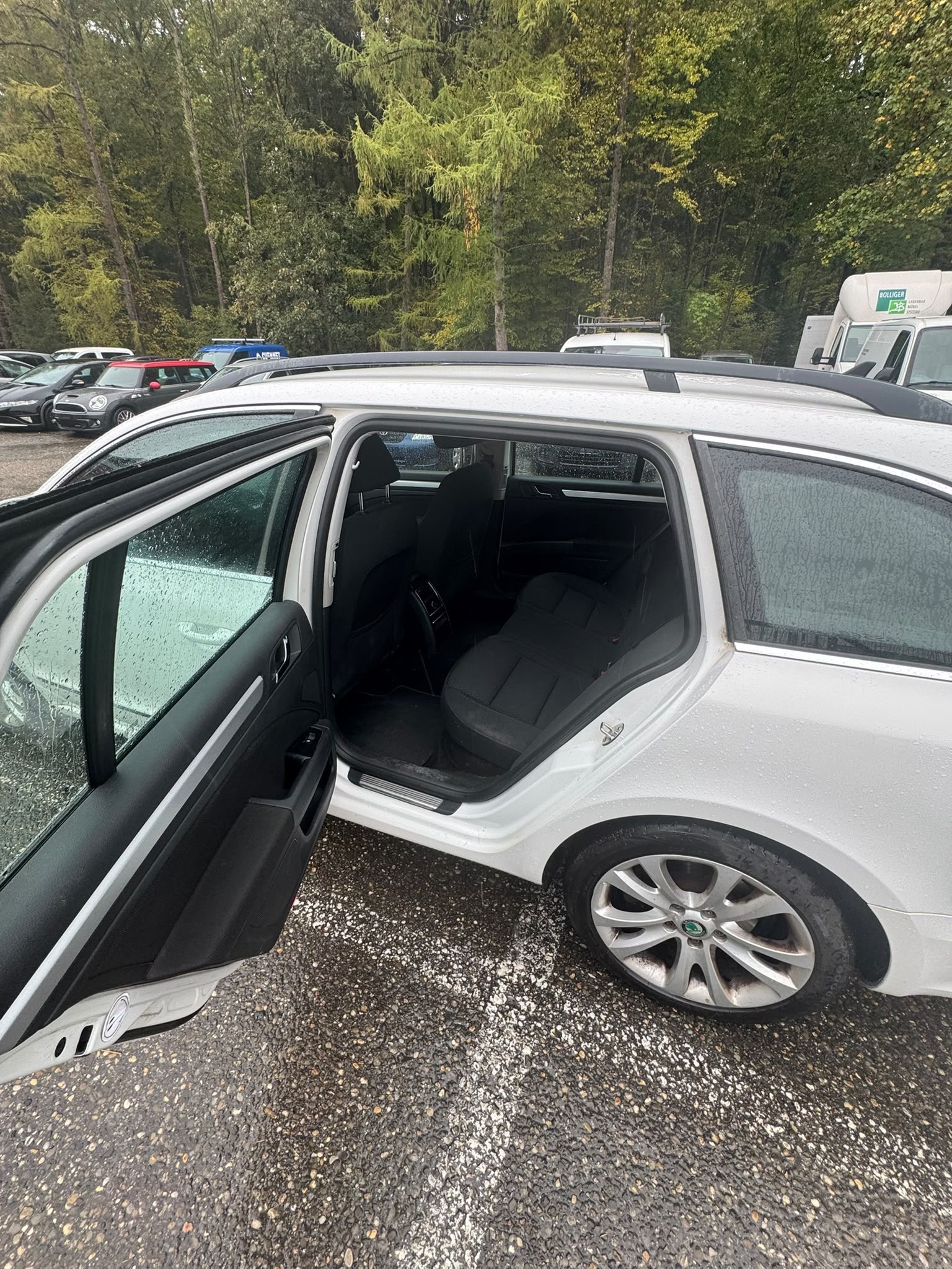 SKODA Superb Combi 2.0 TDi Laurin & Klement 4x4 DSG-image-7