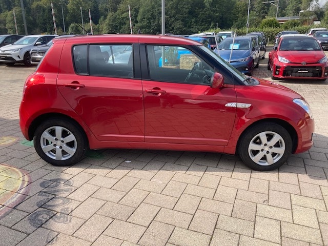 SUZUKI Swift 1.3i 16V GL Top 4x4-image-3