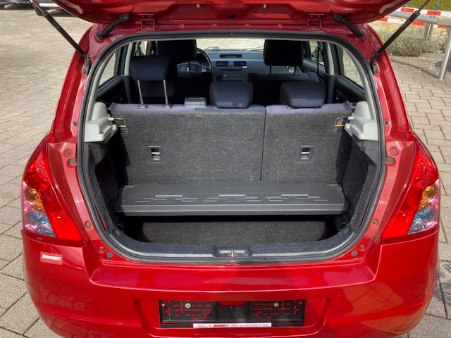 SUZUKI Swift 1.3i 16V GL Top 4x4-image-6
