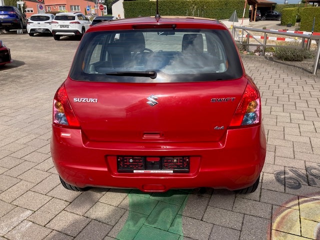 SUZUKI Swift 1.3i 16V GL Top 4x4-image-5