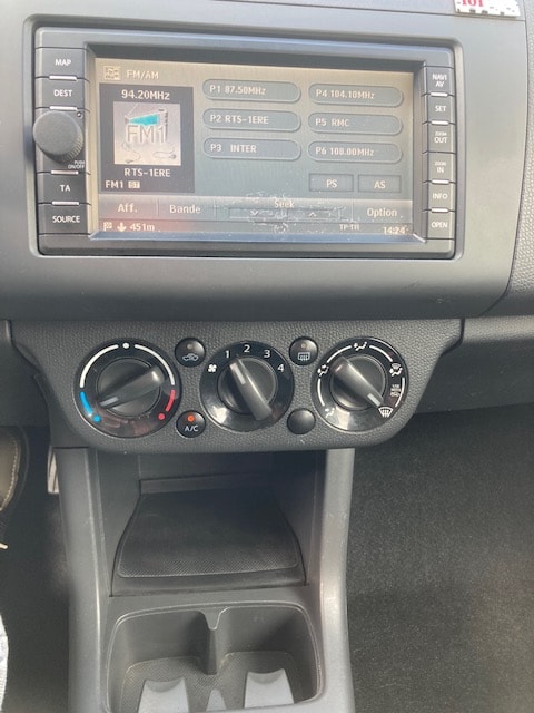 SUZUKI Swift 1.3i 16V GL Top 4x4-image-11