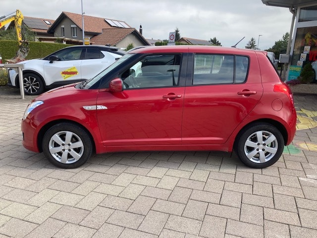 SUZUKI Swift 1.3i 16V GL Top 4x4-image-7