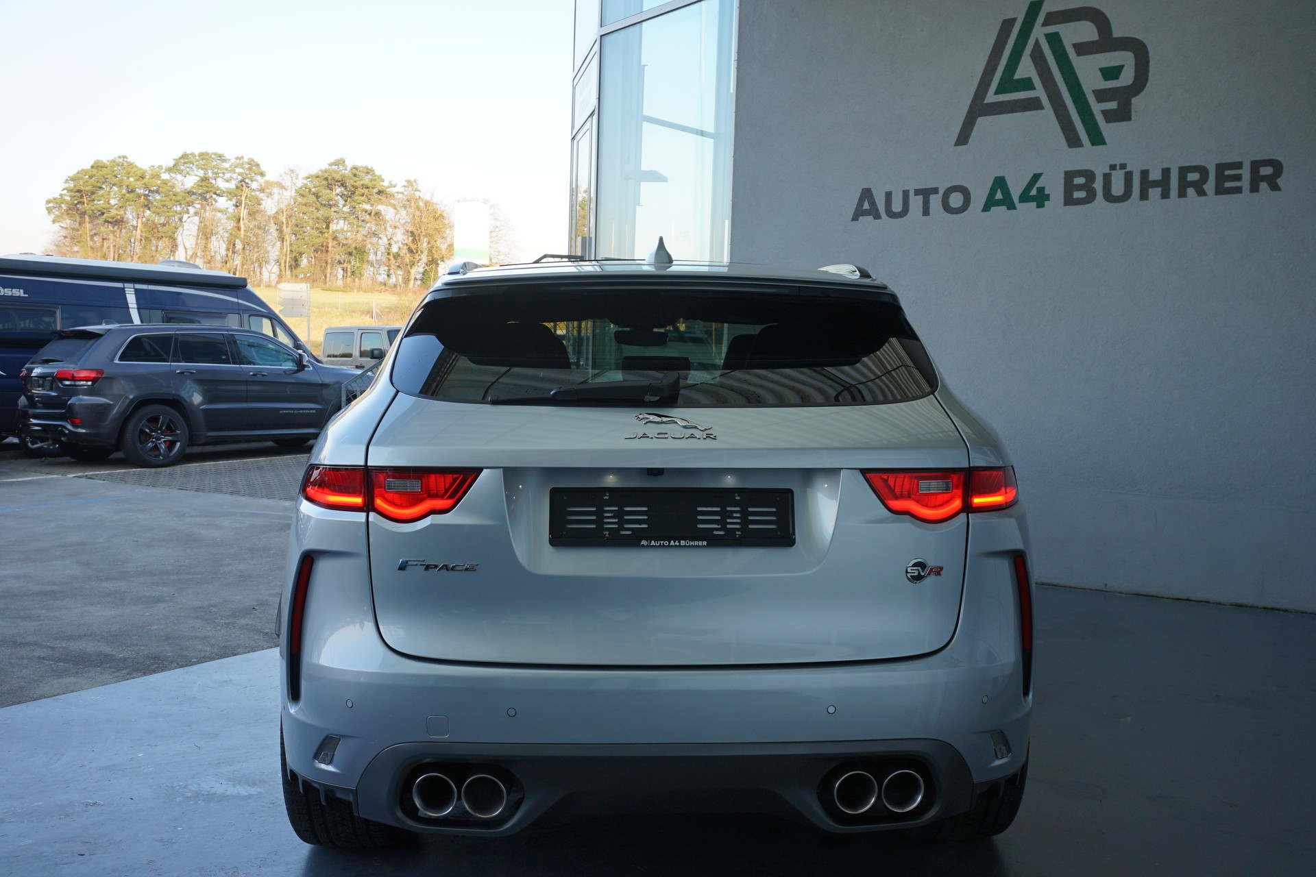 JAGUAR F-Pace 5.0 V8 SVR AWD 551PS  "100% Benziner"-image-6