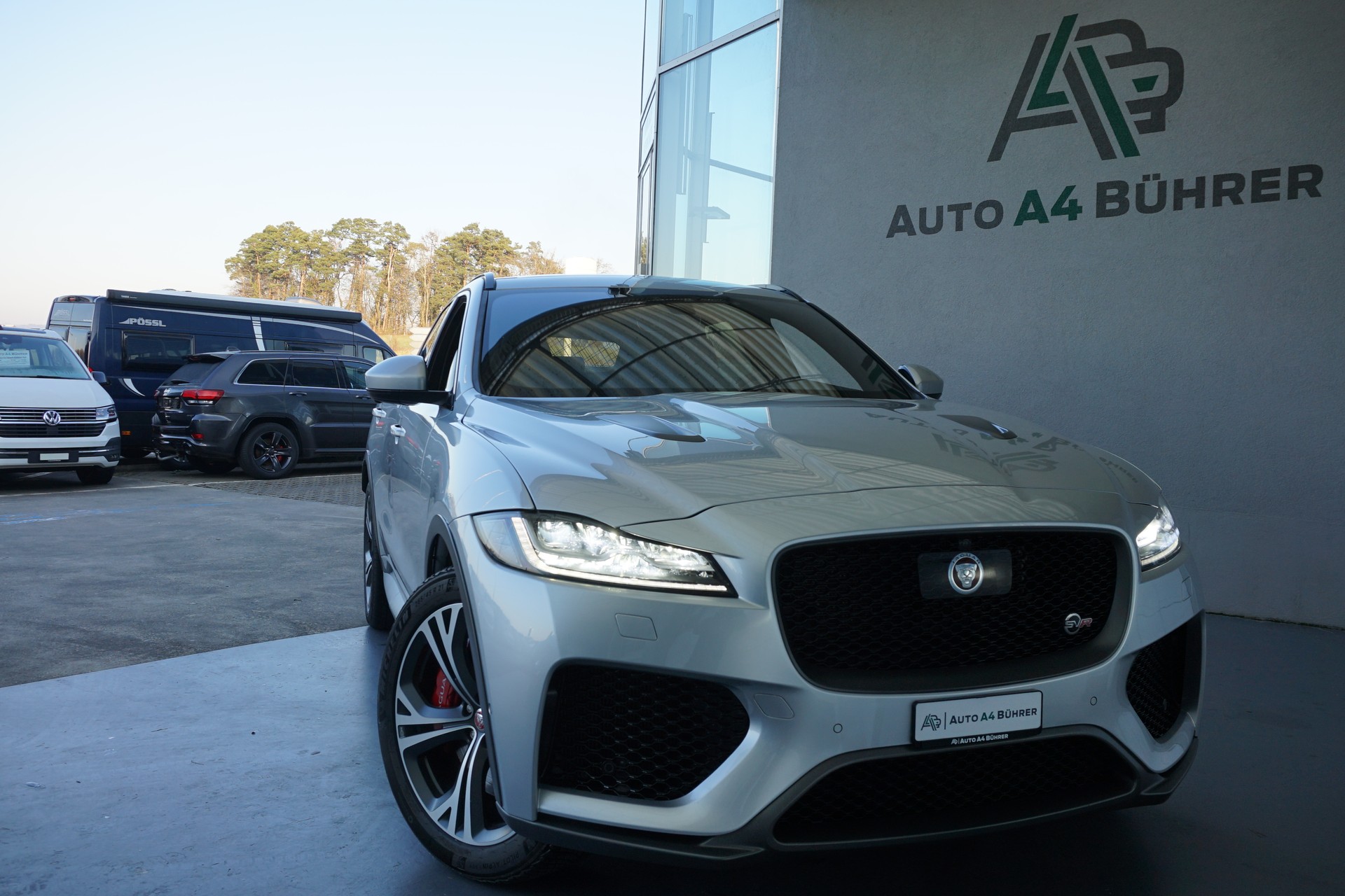 JAGUAR F-Pace 5.0 V8 SVR AWD 551PS  "100% Benziner"-image-2