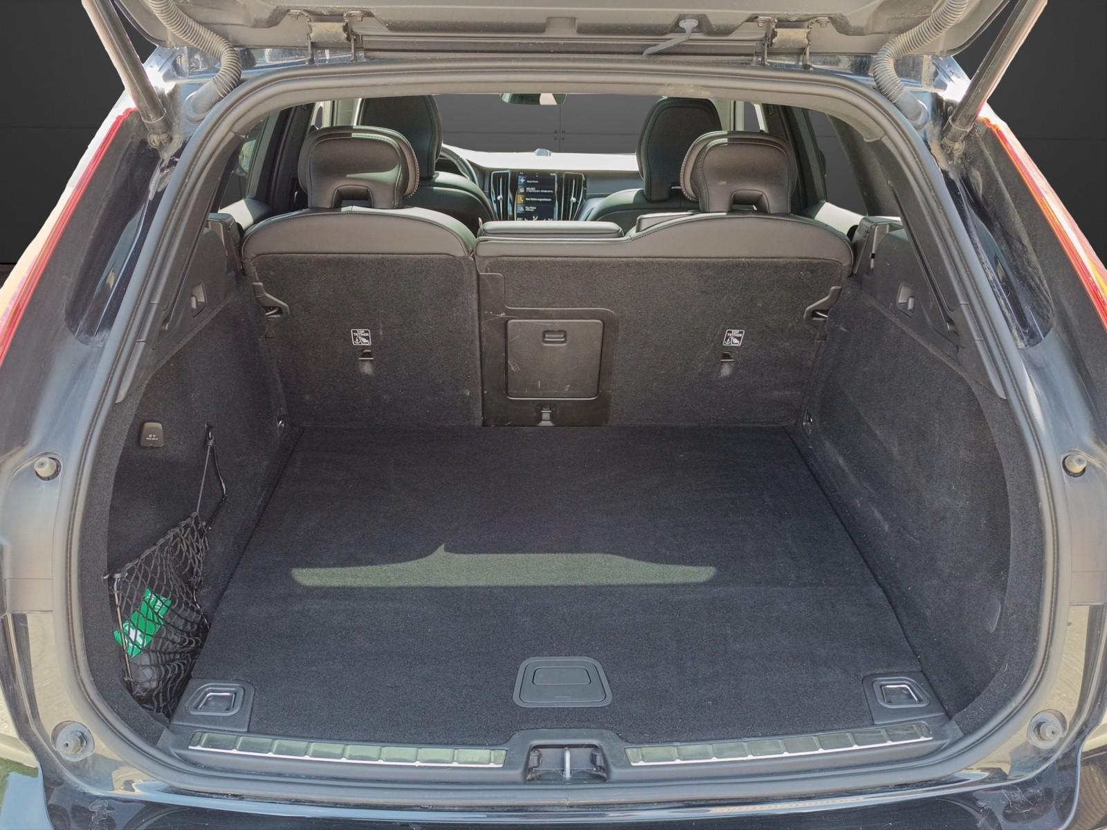 VOLVO XC60 2.0 T8 TE R-Design eAWD-image-15