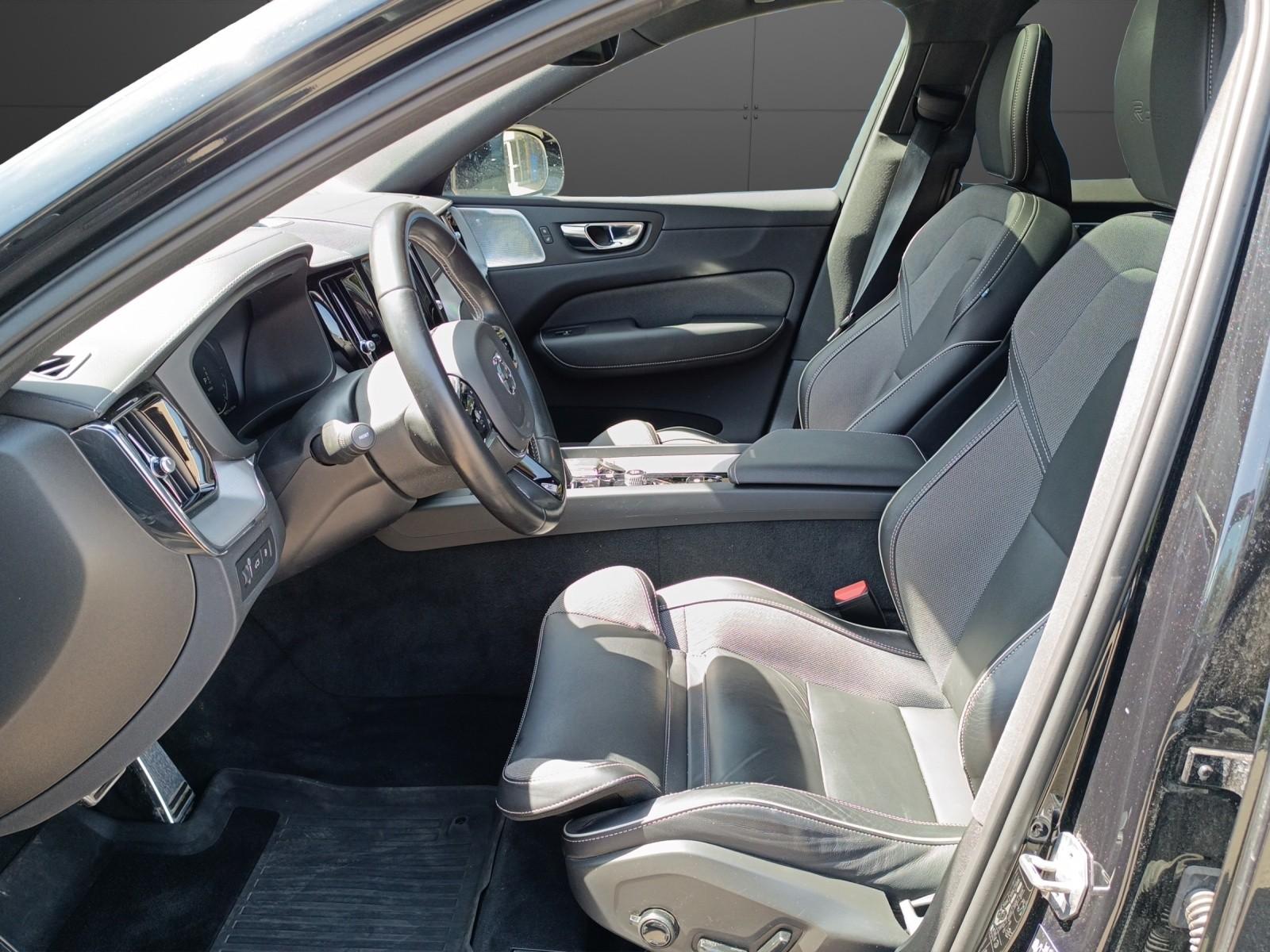 VOLVO XC60 2.0 T8 TE R-Design eAWD-image-9