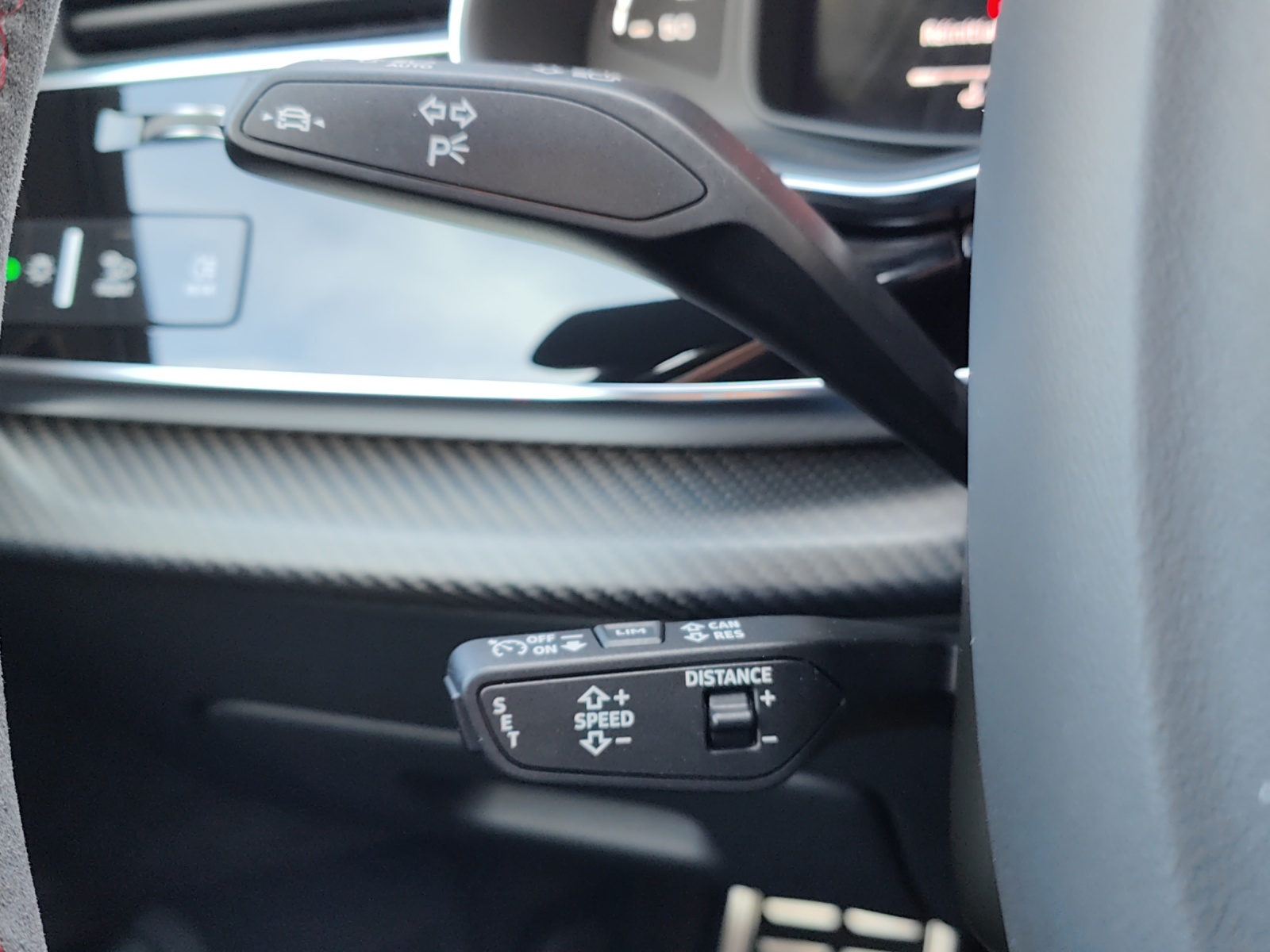 AUDI RSQ8 quattro tiptronic-image-12