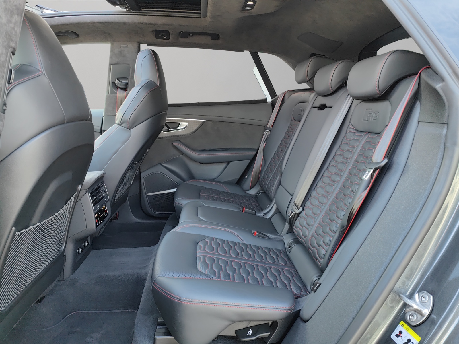 AUDI RSQ8 quattro tiptronic-image-8