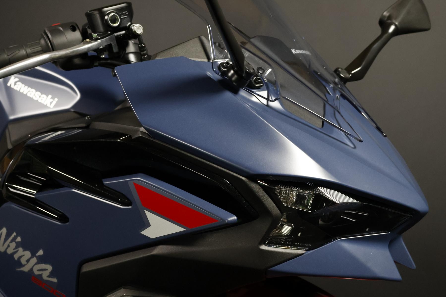 KAWASAKI NINJA 500 SE-showroom-element-3