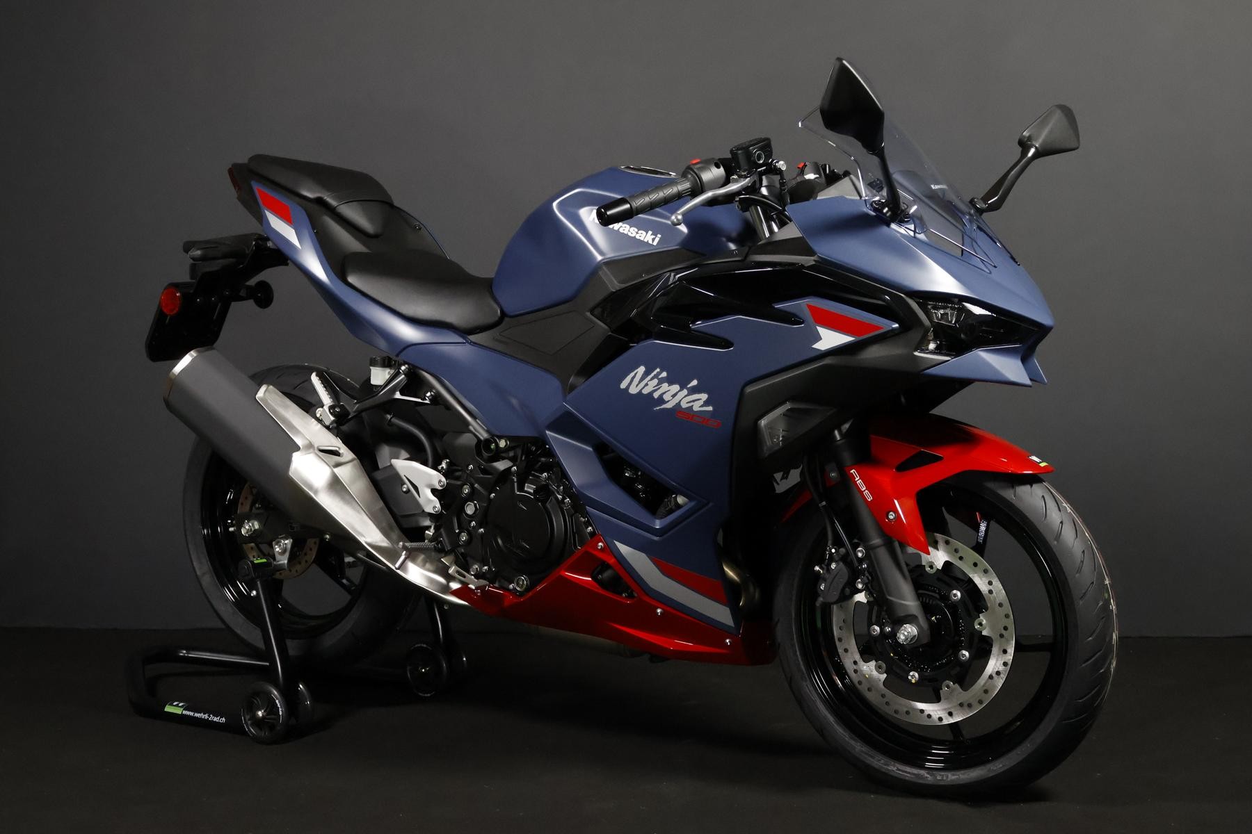 KAWASAKI NINJA 500 SE-showroom-element-2