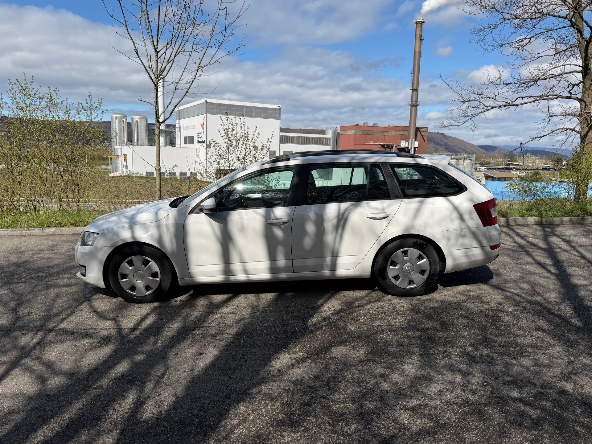 SKODA Octavia Combi 1.6 TDI Ambition 4x4-image-9