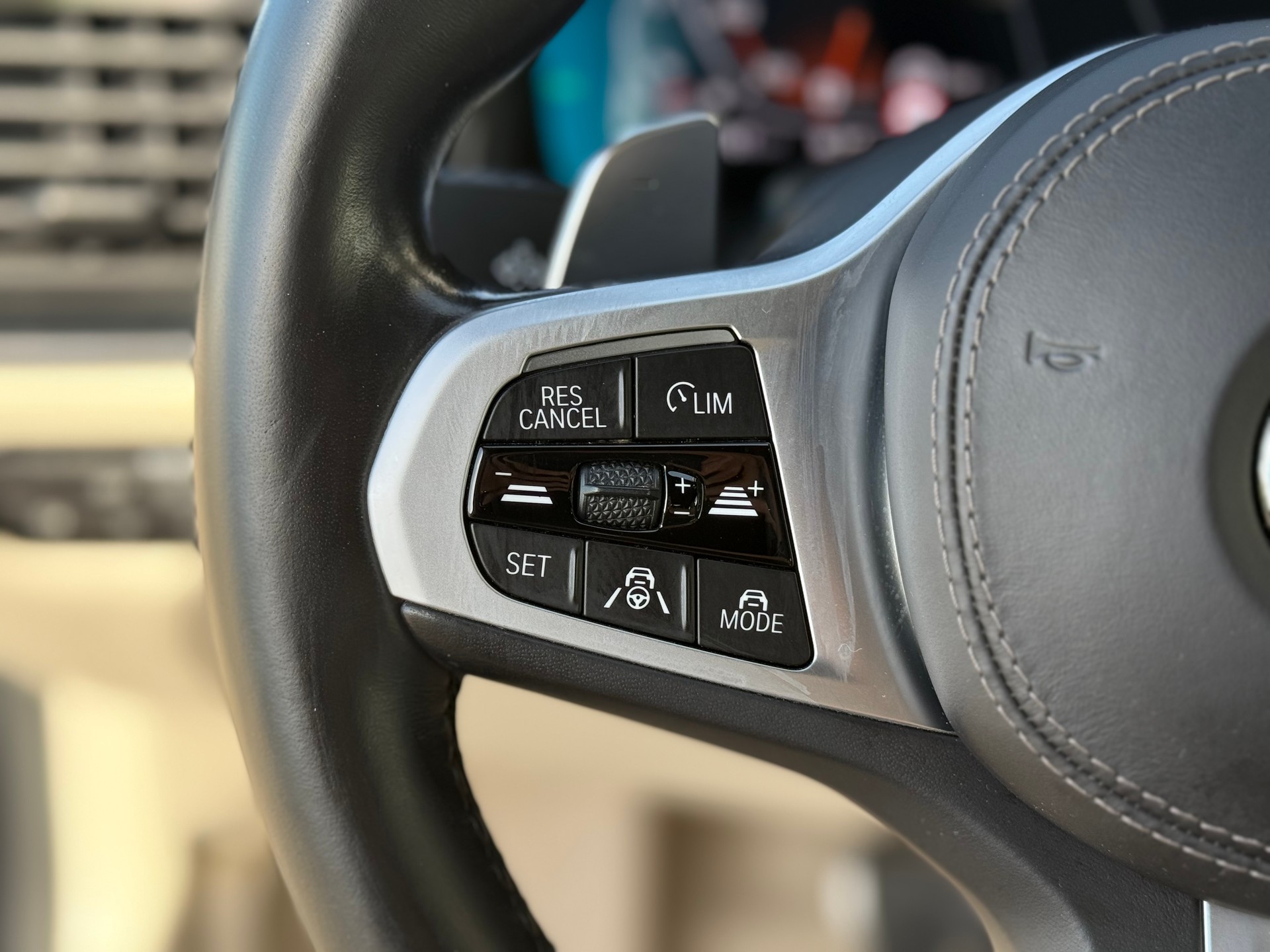 BMW M850i xDrive Steptronic-image-14