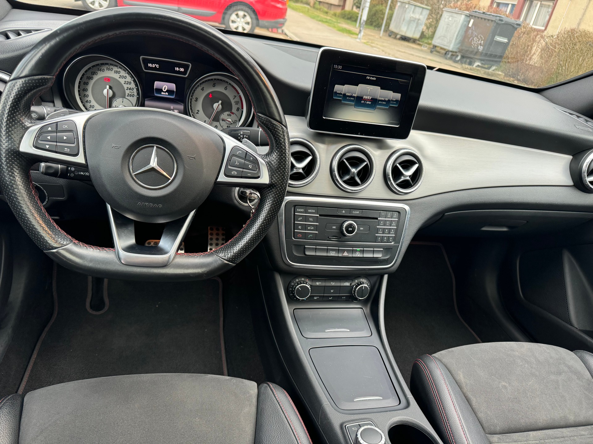 MERCEDES-BENZ CLA 250 AMG Line 7G-DCT-image-7