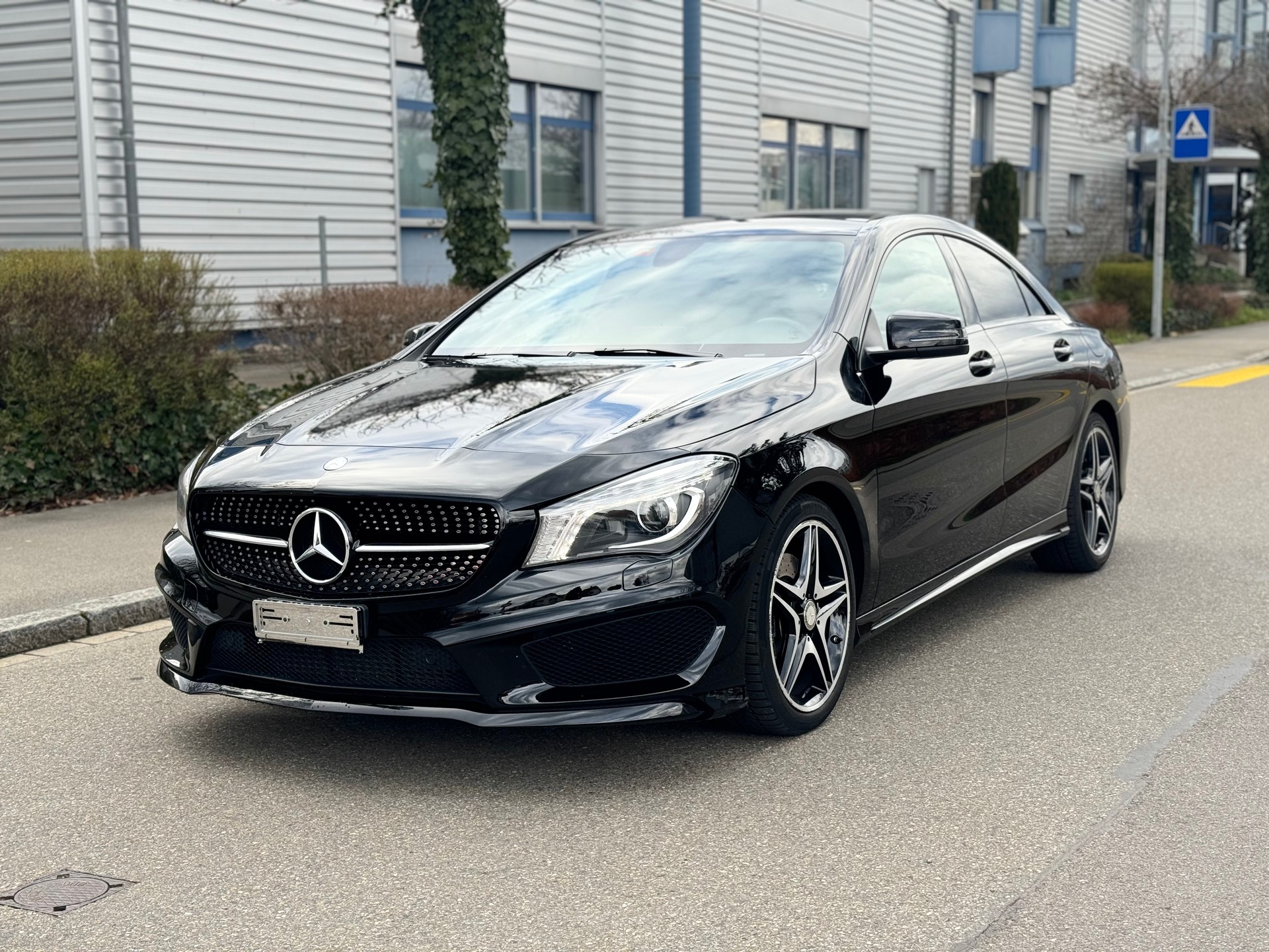 MERCEDES-BENZ CLA 250 AMG Line 7G-DCT