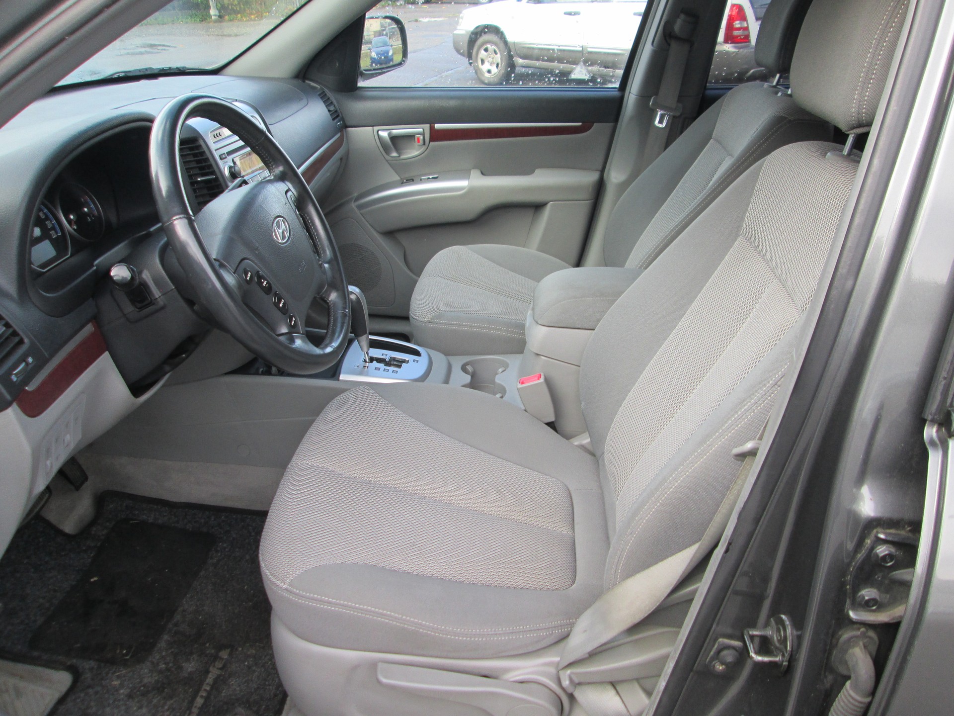 HYUNDAI Santa Fe 2.2 CRDi Premium 4WD Automatic-image-6