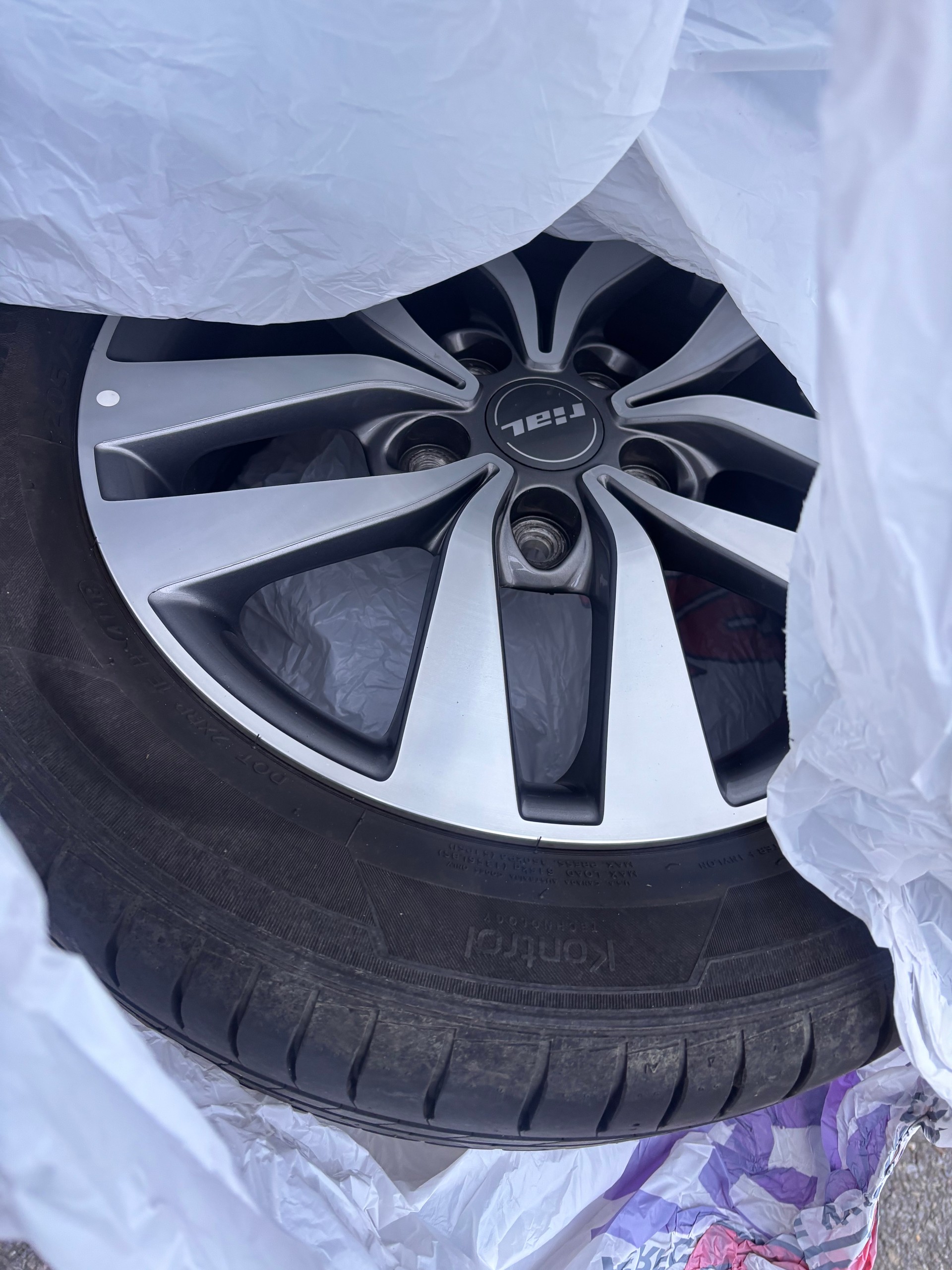 HYUNDAI i30-image-15