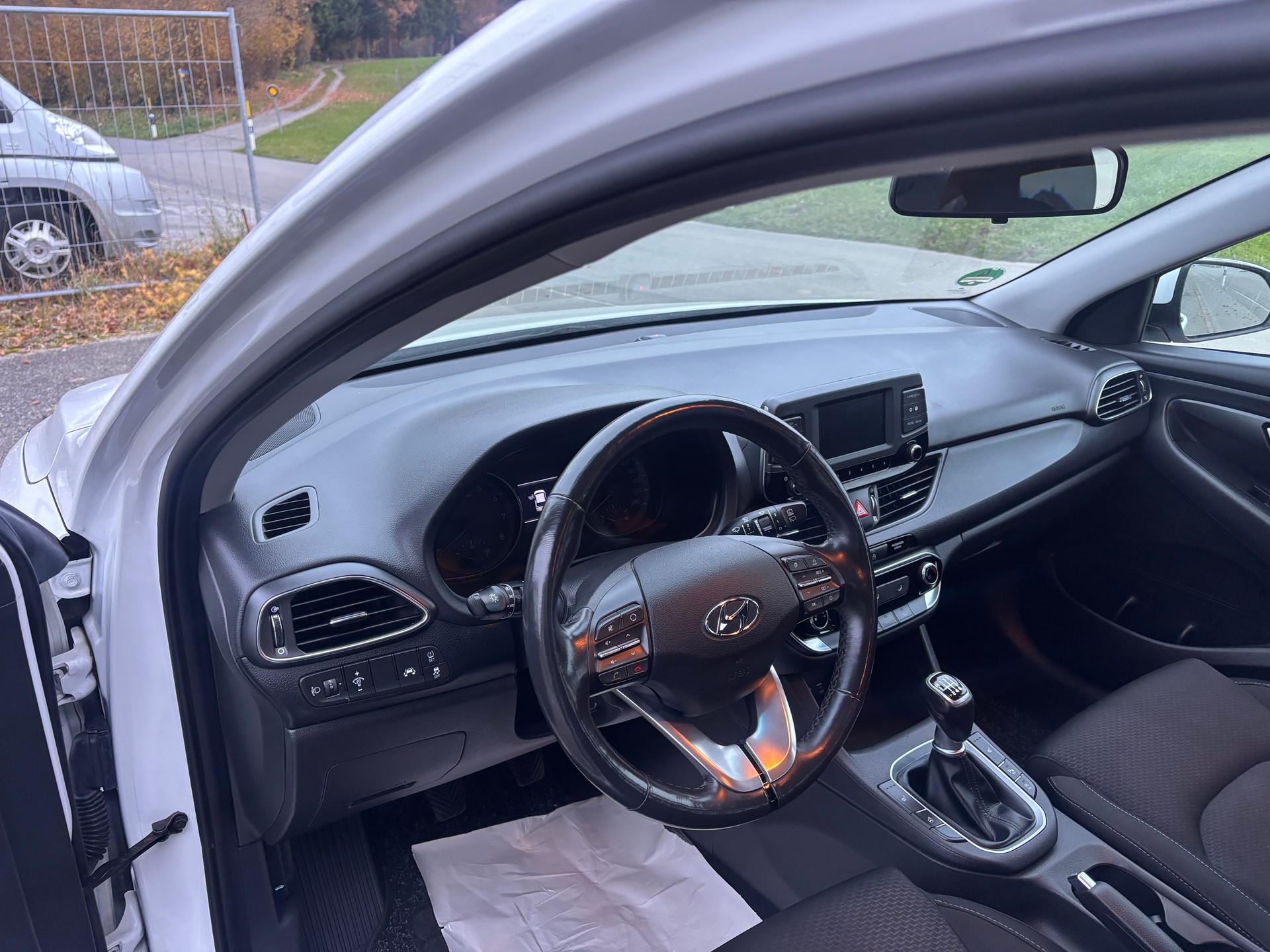 HYUNDAI i30-image-9