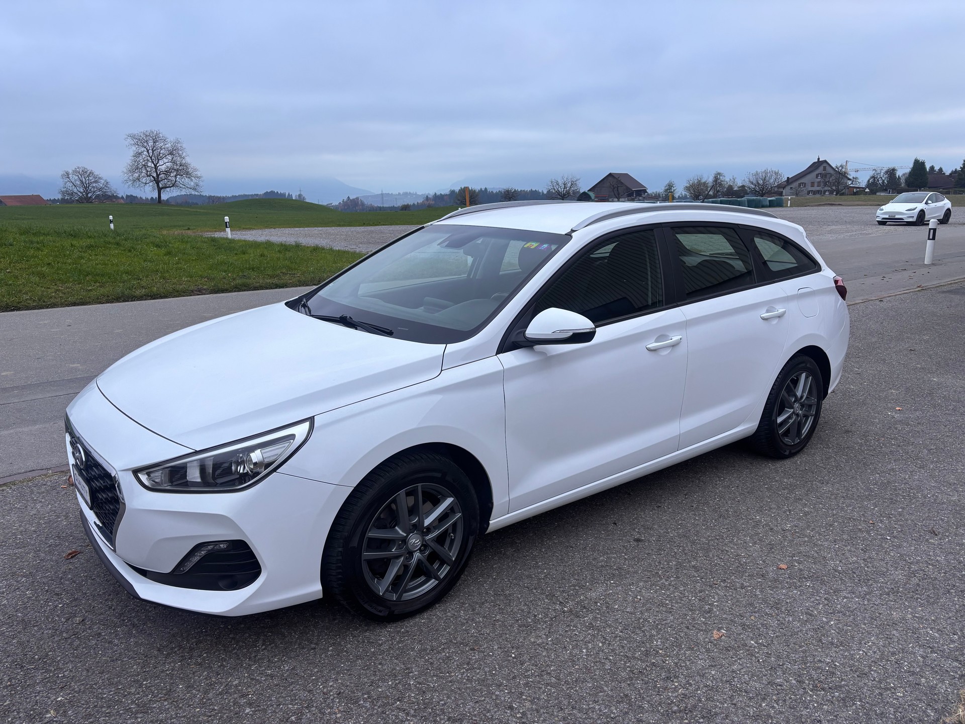 HYUNDAI i30-image-8