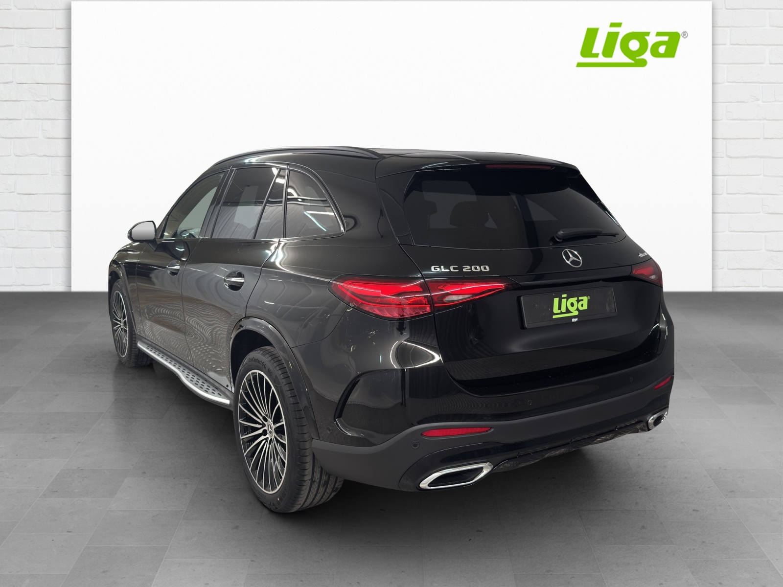 MERCEDES-BENZ GLC 200 AMG Line 4Matic-image-3