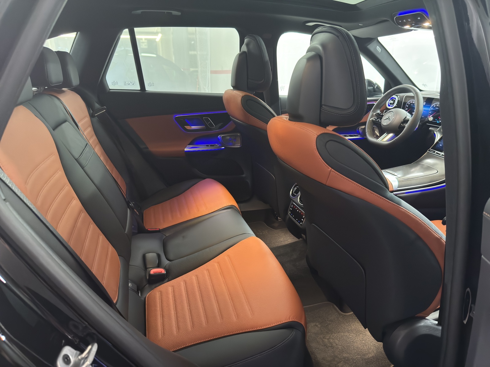 MERCEDES-BENZ GLC 200 AMG Line 4Matic-image-9