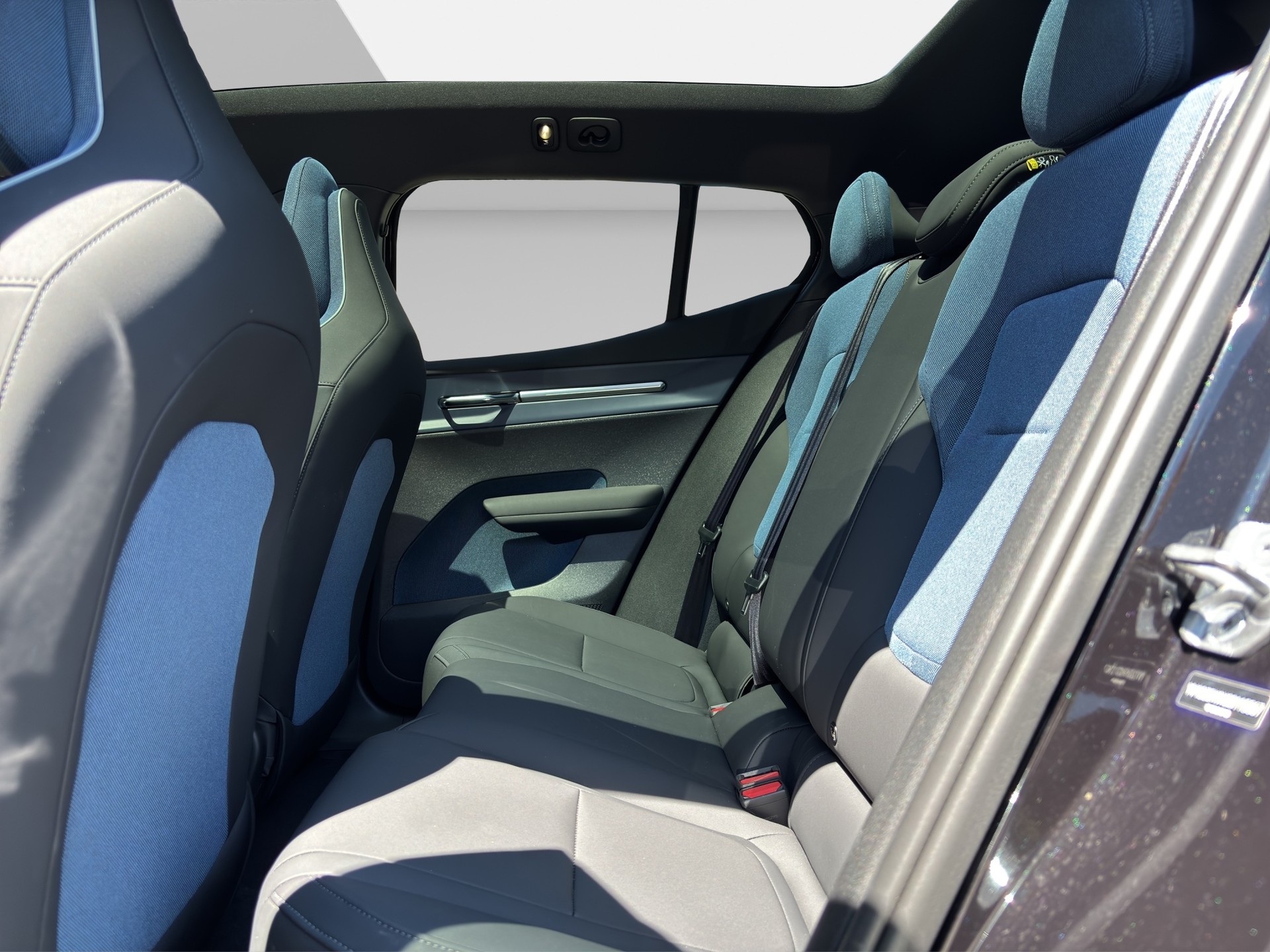 VOLVO EX30 E60 Twin Ultra Performance AWD-image-11