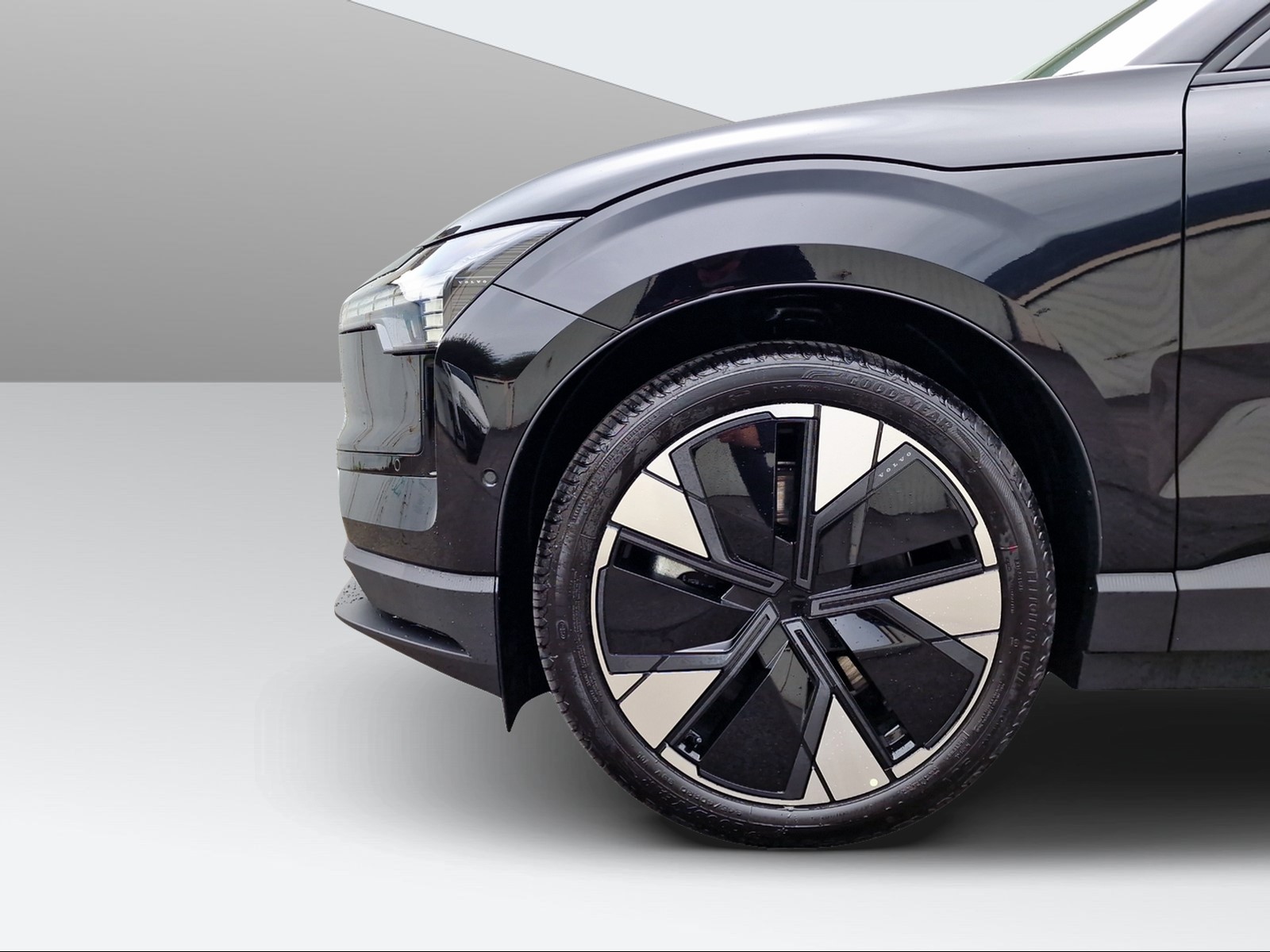 VOLVO EX30 E60 Twin Ultra Performance AWD-image-8