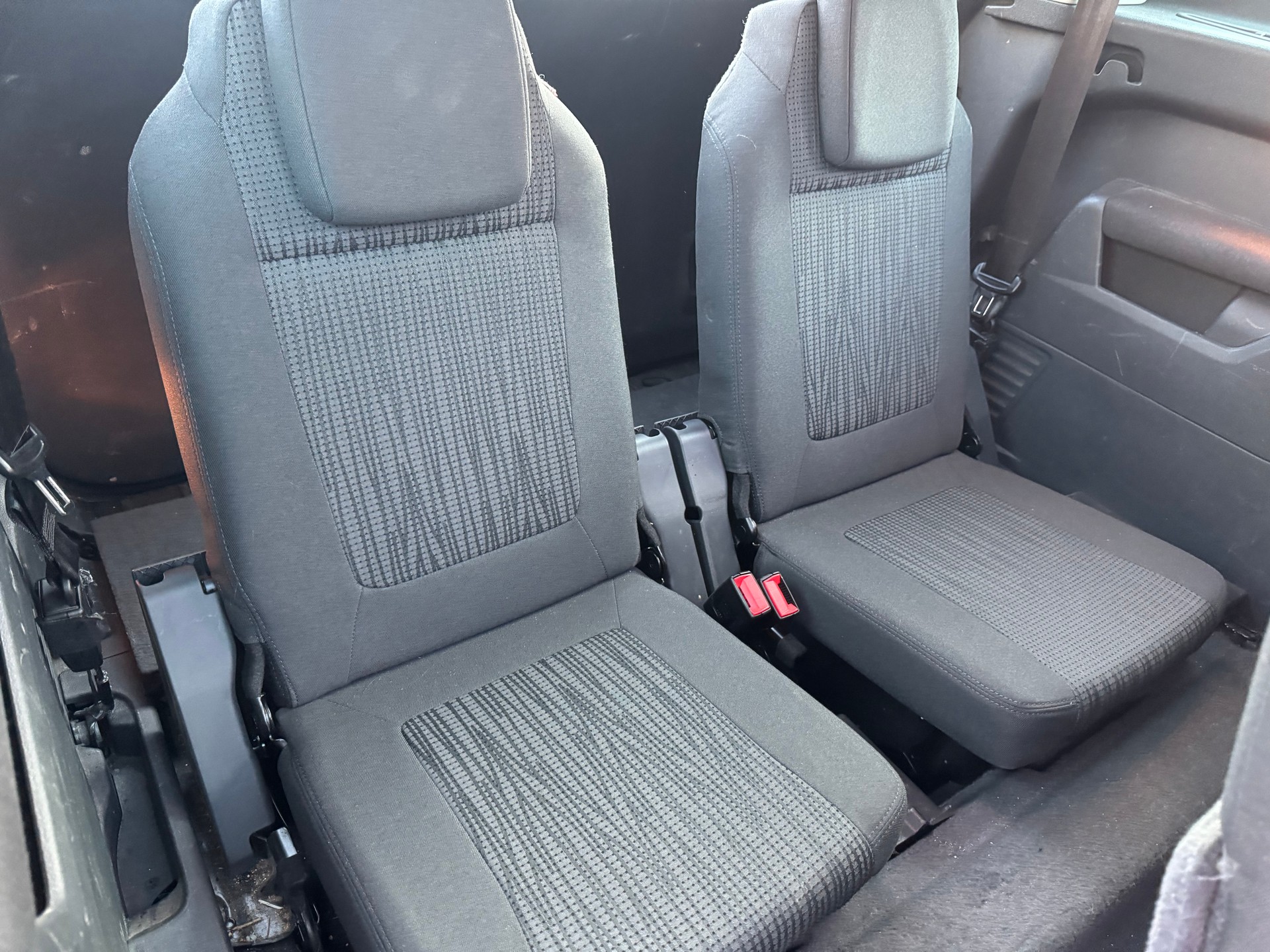 PEUGEOT 5008 1.6 16V T Swiss Edition-image-12