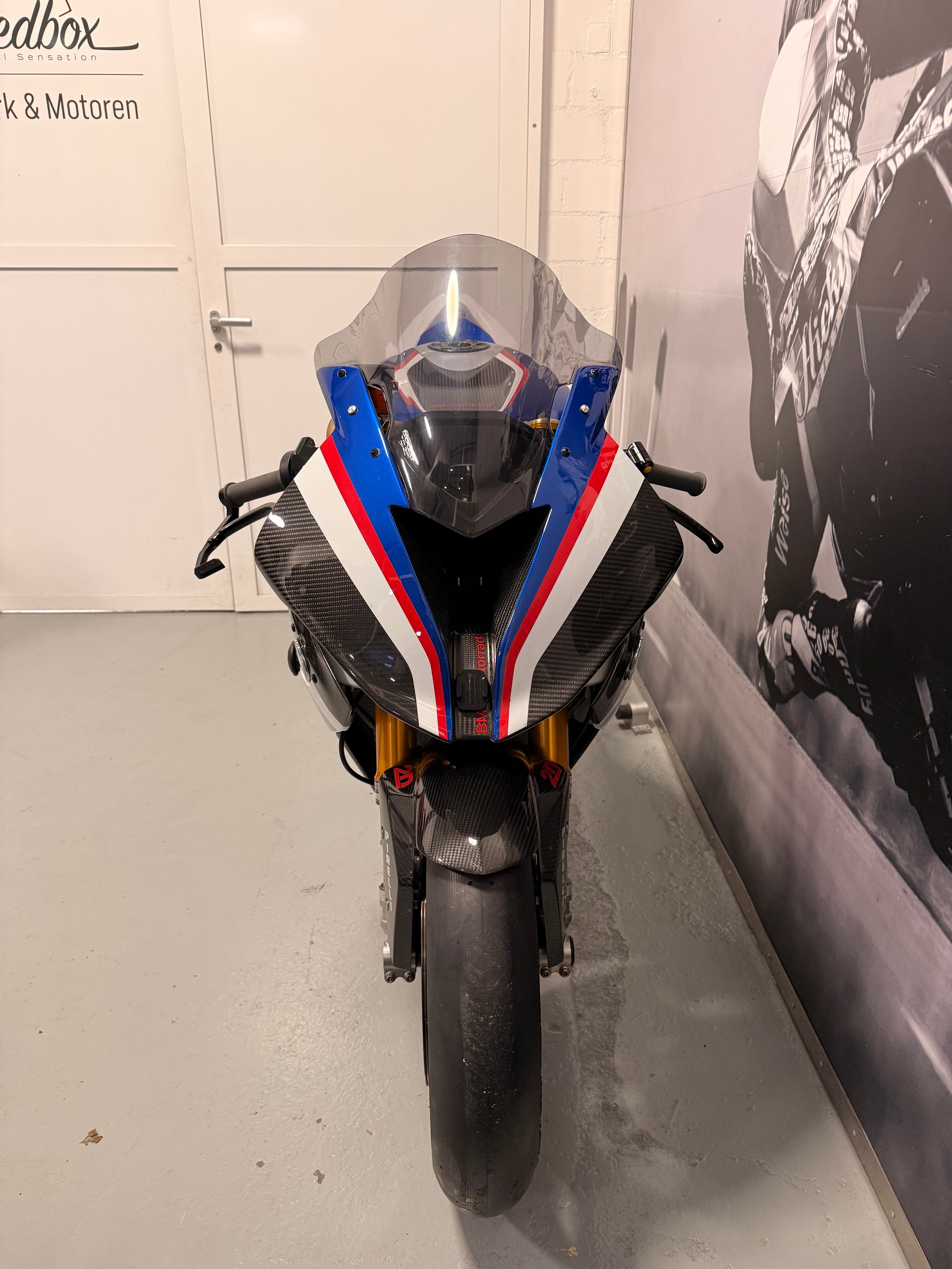 BMW HP4 Race-image-8