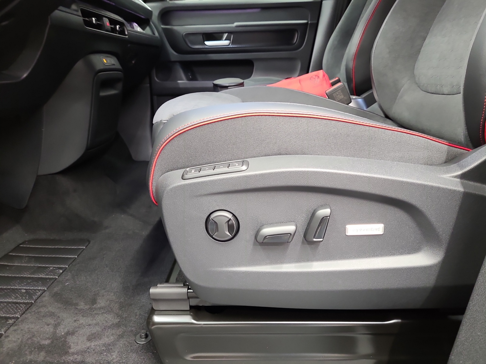 VW ID.Buzz GTX LWB 91kWh 4motion-image-14